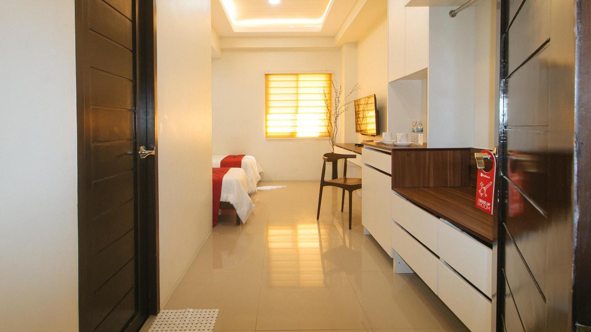 Hotel Reddoorz @ Leoncia Apartelle Mandaue City