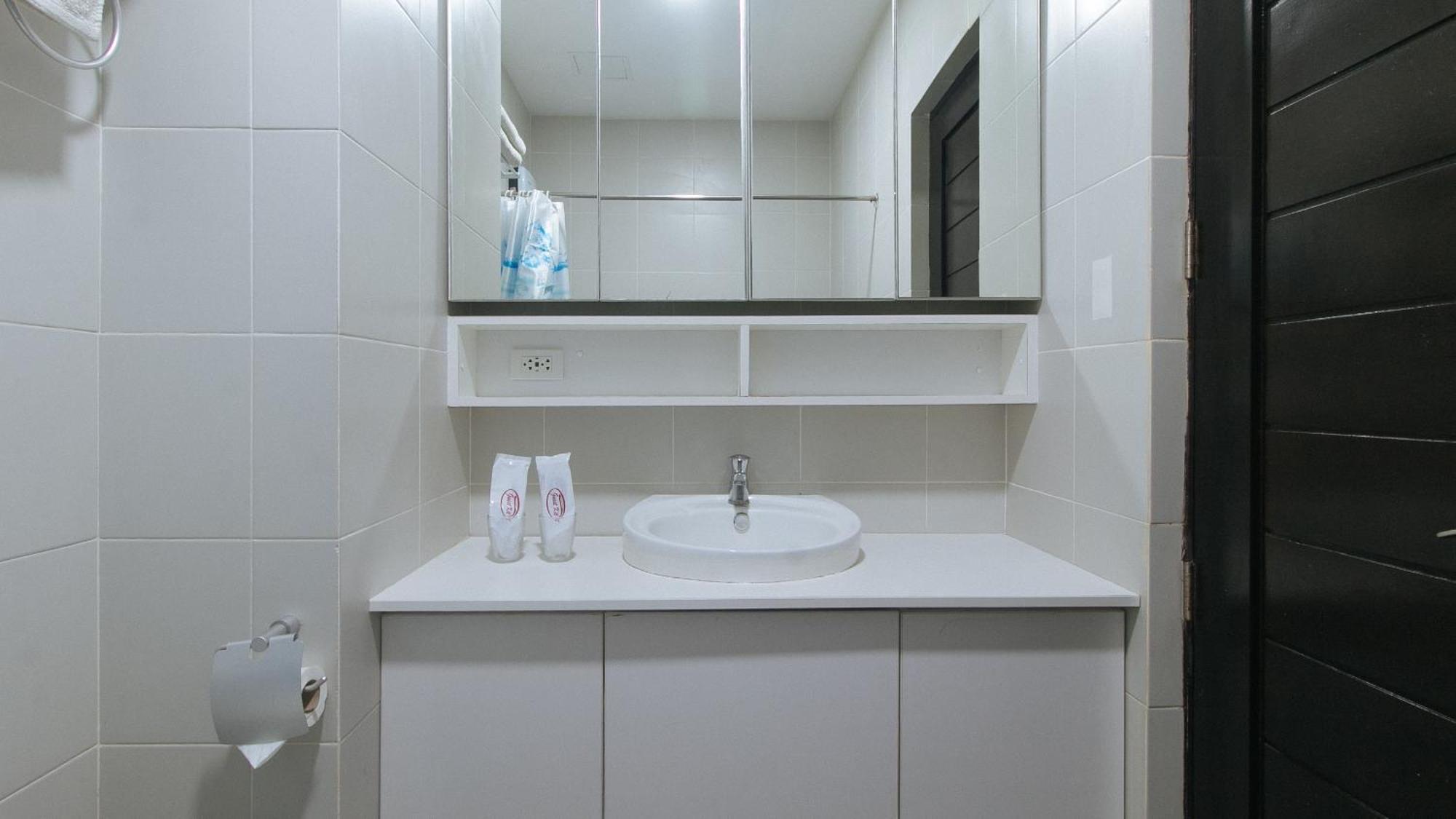 Reddoorz @ Leoncia Apartelle Mandaue City