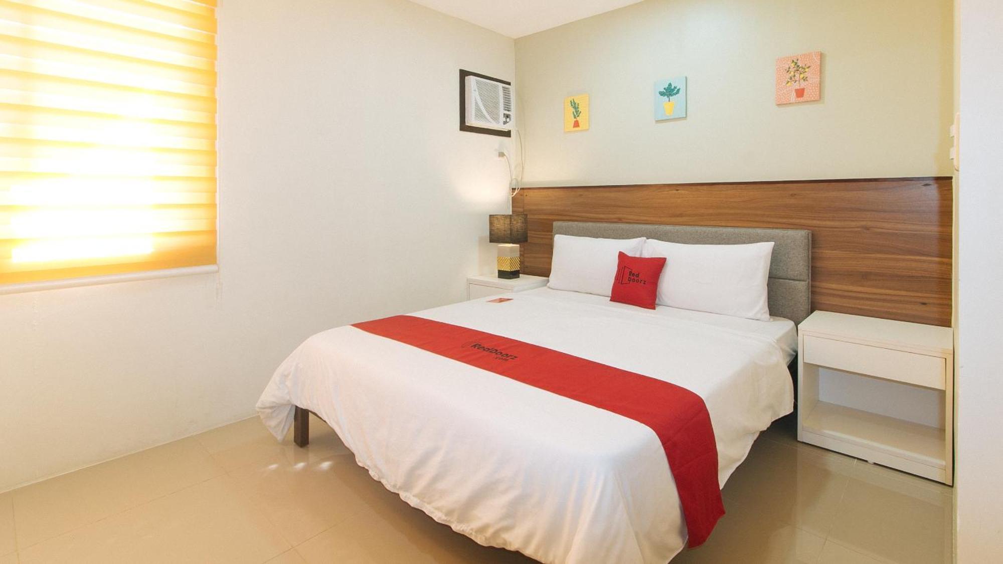 Reddoorz @ Leoncia Apartelle Hotel