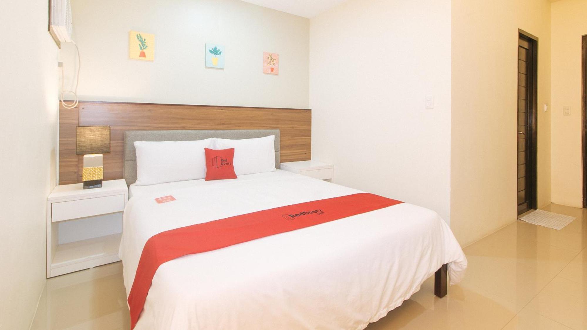 Hotel Reddoorz @ Leoncia Apartelle *