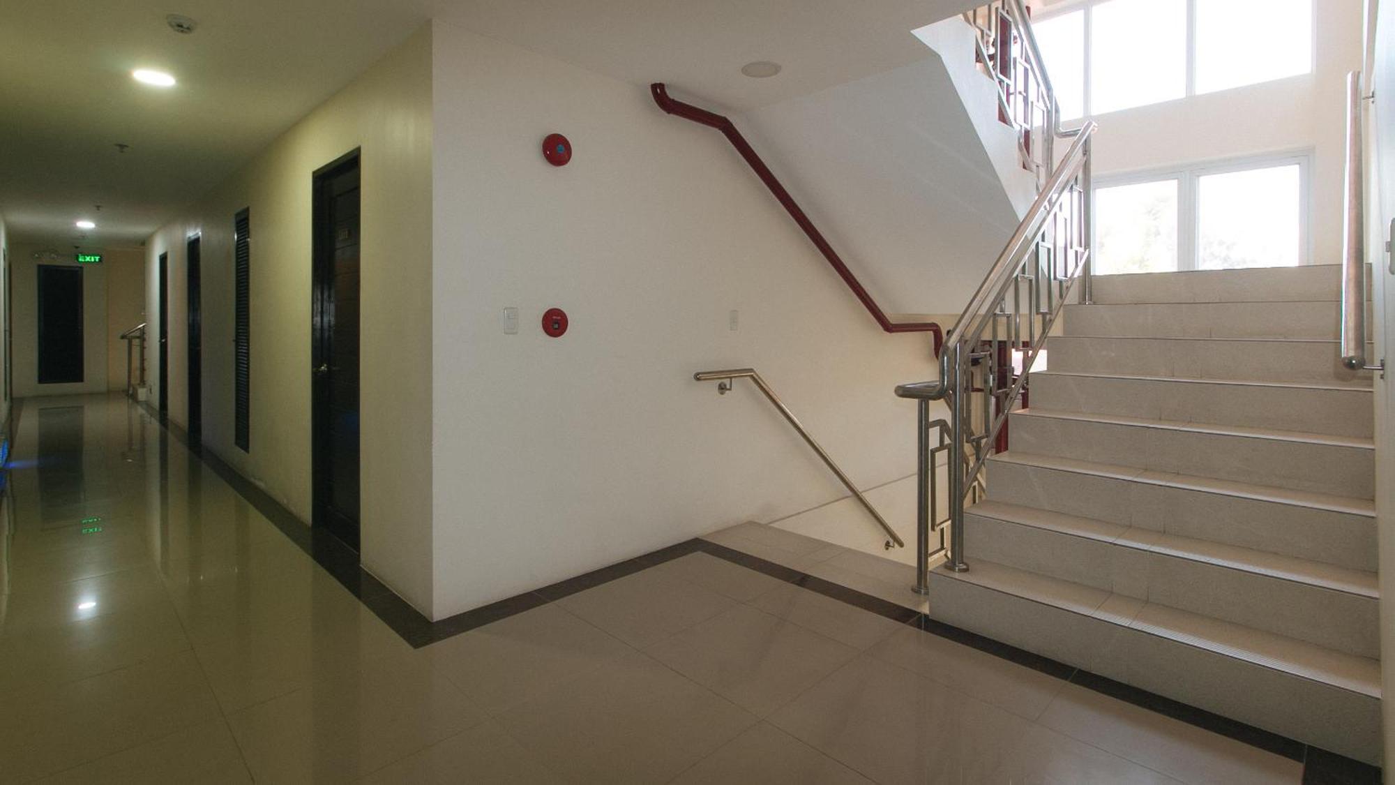 Hotel Reddoorz @ Leoncia Apartelle Mandaue City