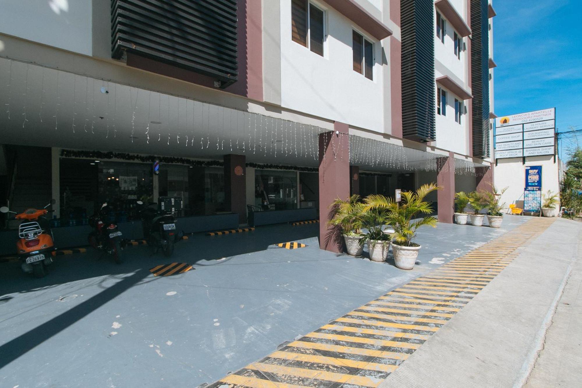 Reddoorz @ Leoncia Apartelle Hotel