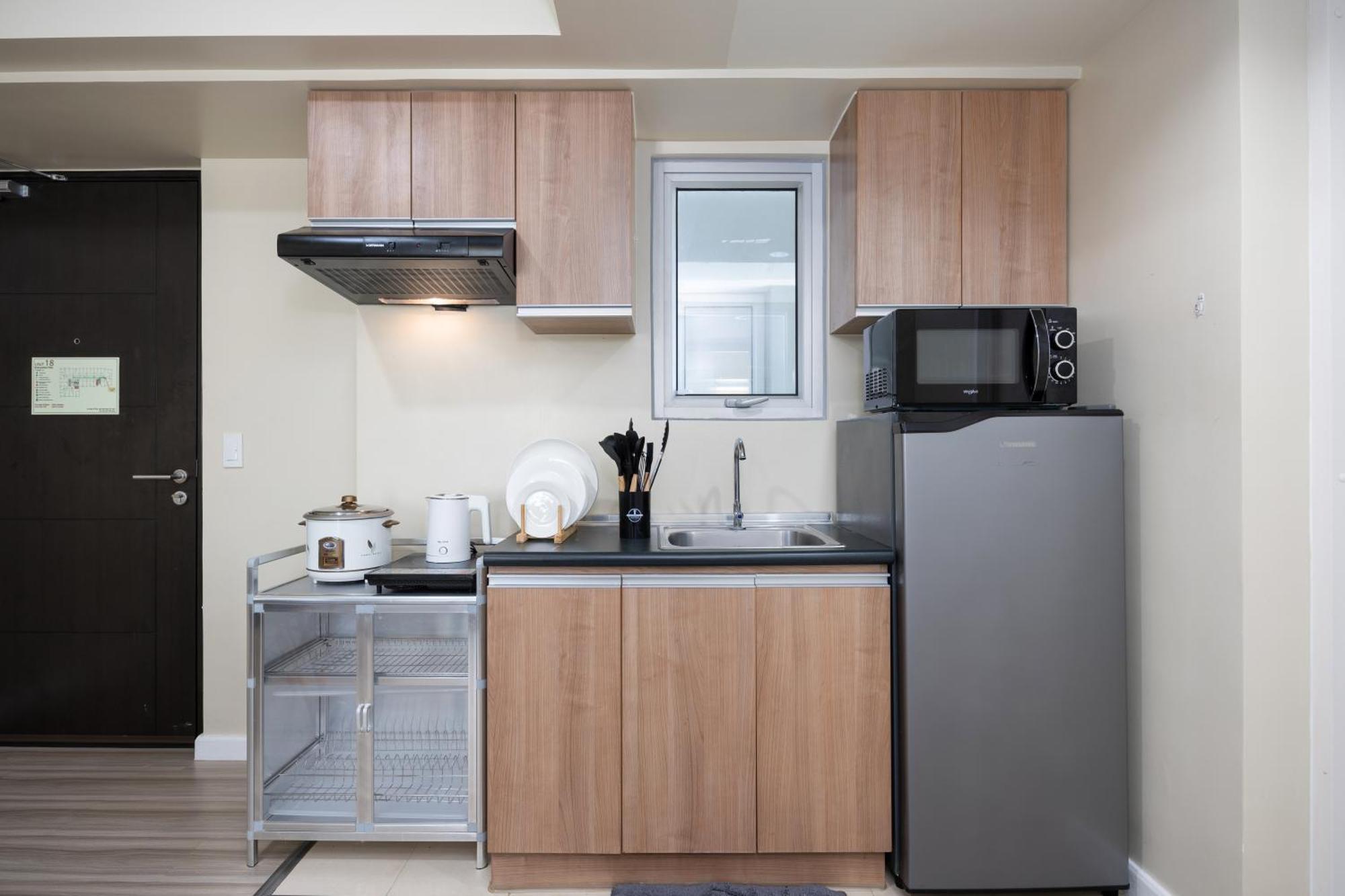 Furnished 1-bedroom In Avida Towers Riala, It Park With Fast Wifi, Netflix, Pool And Apartment