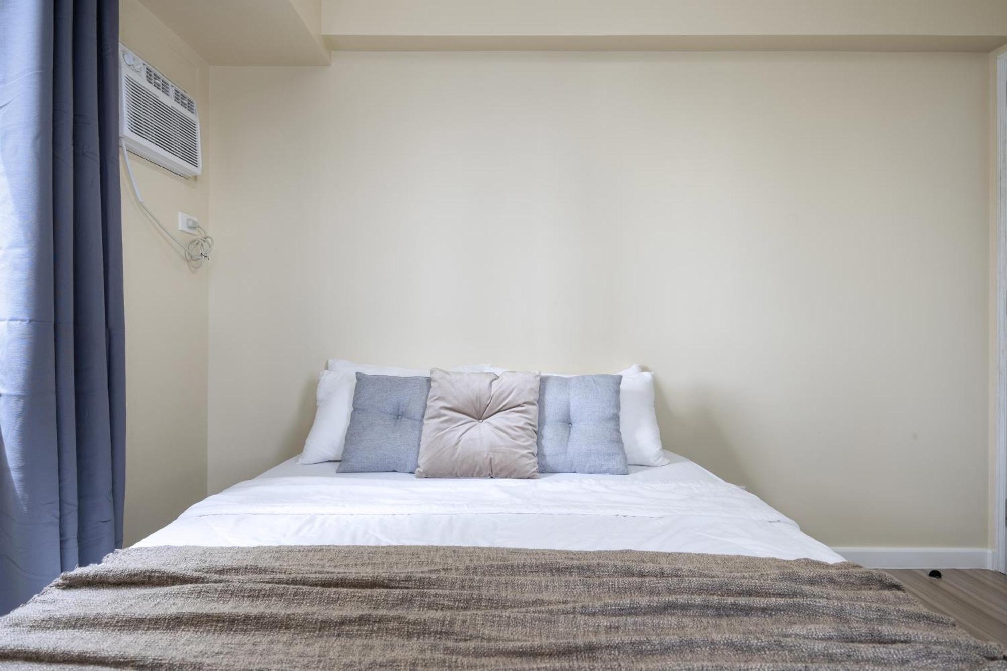 Apartment Furnished 1-bedroom In Avida Towers Riala, It Park With Fast Wifi, Netflix, Pool And *