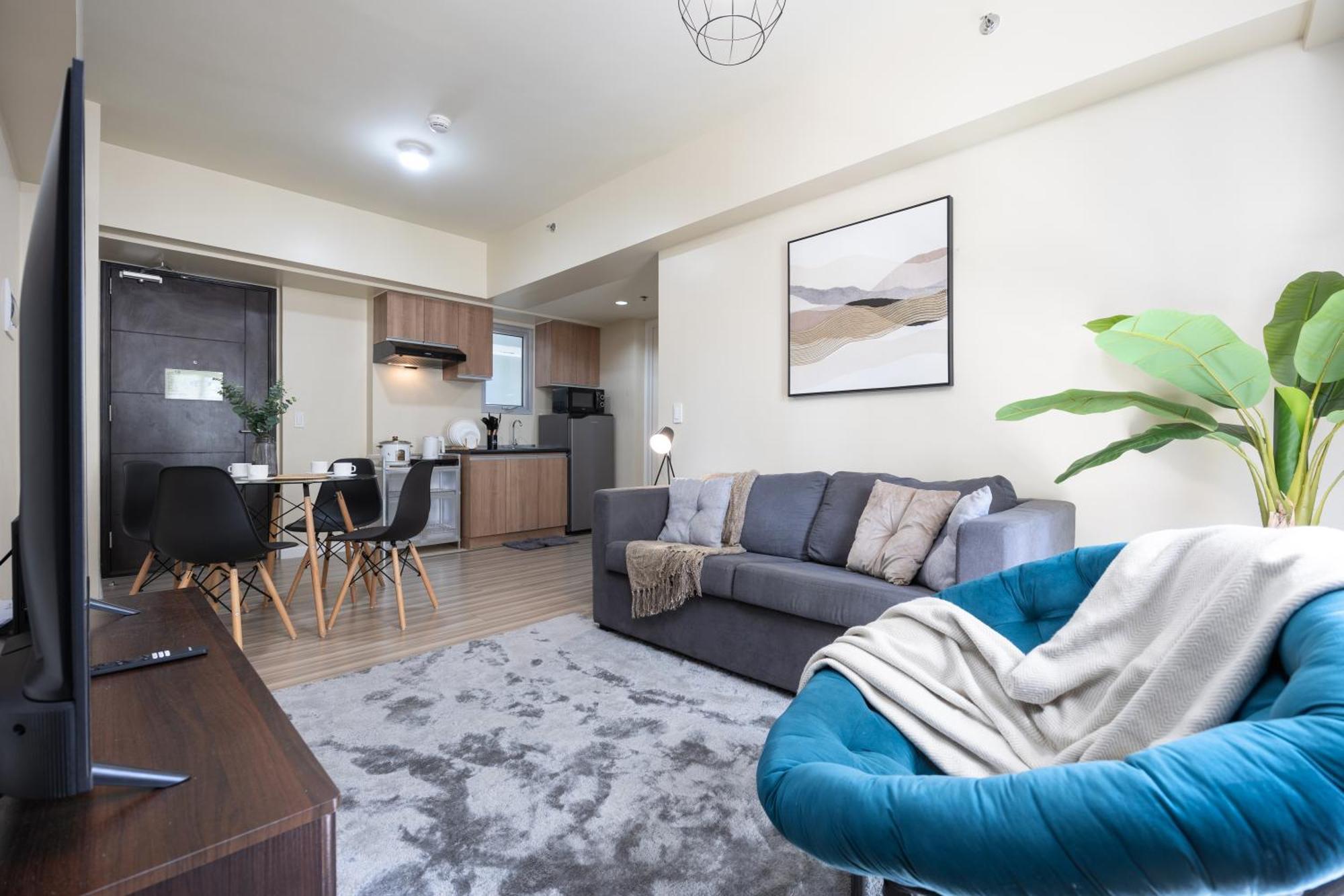 Furnished 1-bedroom In Avida Towers Riala, It Park With Fast Wifi, Netflix, Pool And Apartment Cebu