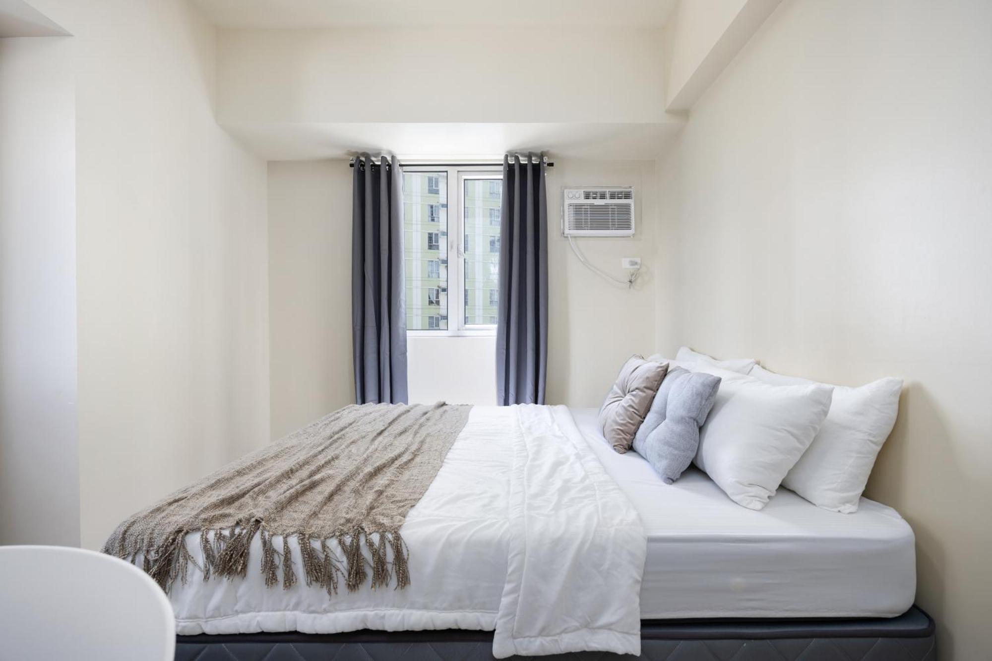 Furnished 1-bedroom In Avida Towers Riala, It Park With Fast Wifi, Netflix, Pool And Cebu