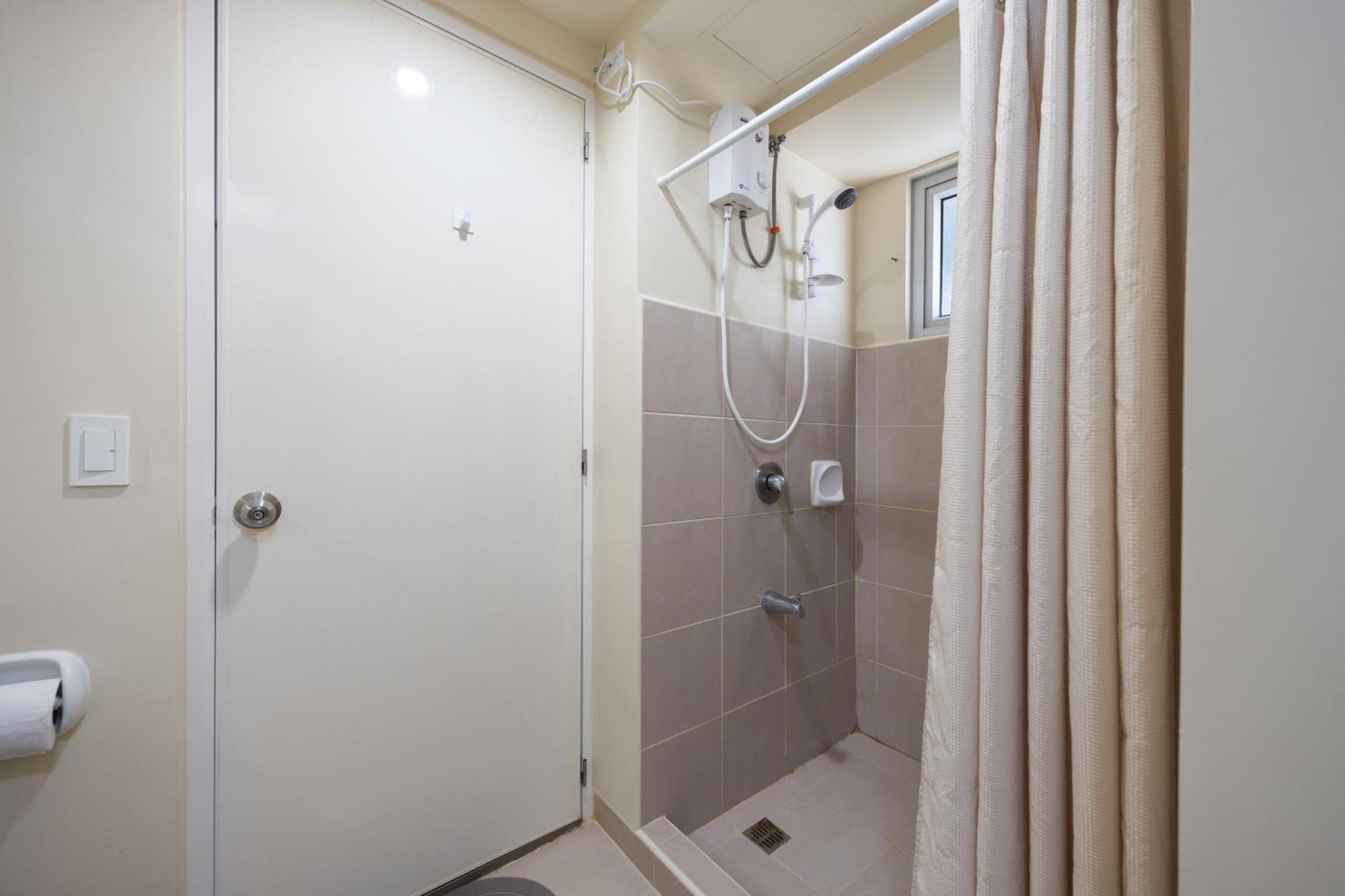 Furnished 1-bedroom In Avida Towers Riala, It Park With Fast Wifi, Netflix, Pool And Cebu