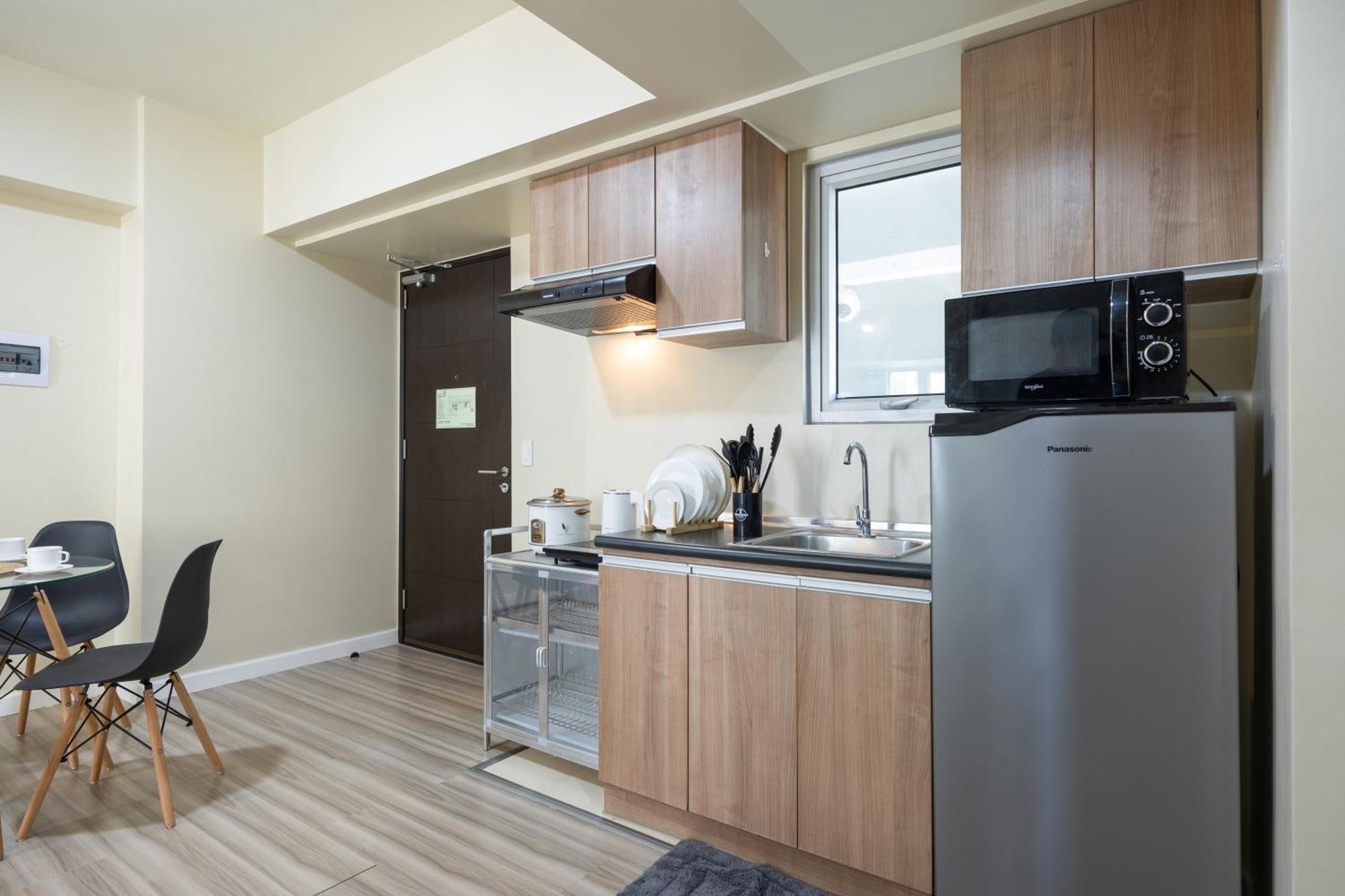 Furnished 1-bedroom In Avida Towers Riala, It Park With Fast Wifi, Netflix, Pool And Apartment Cebu
