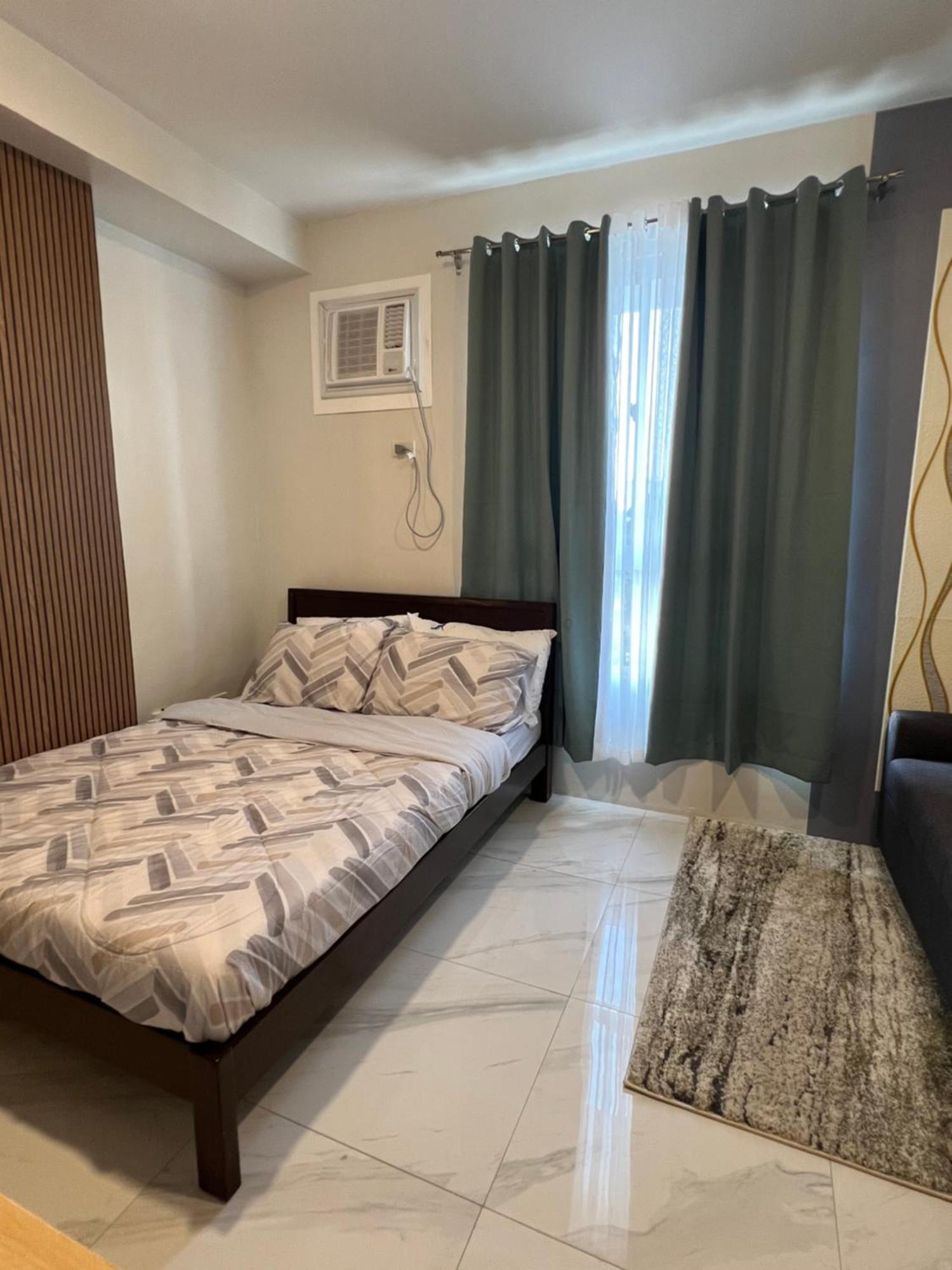 Near Uptown Pool Netflix Fast Wifi Cebu
