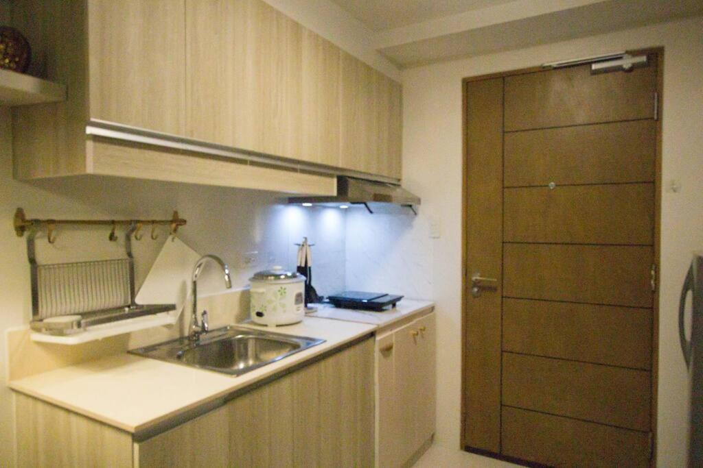 Casa - Center Near Ayala Mall Apartment *