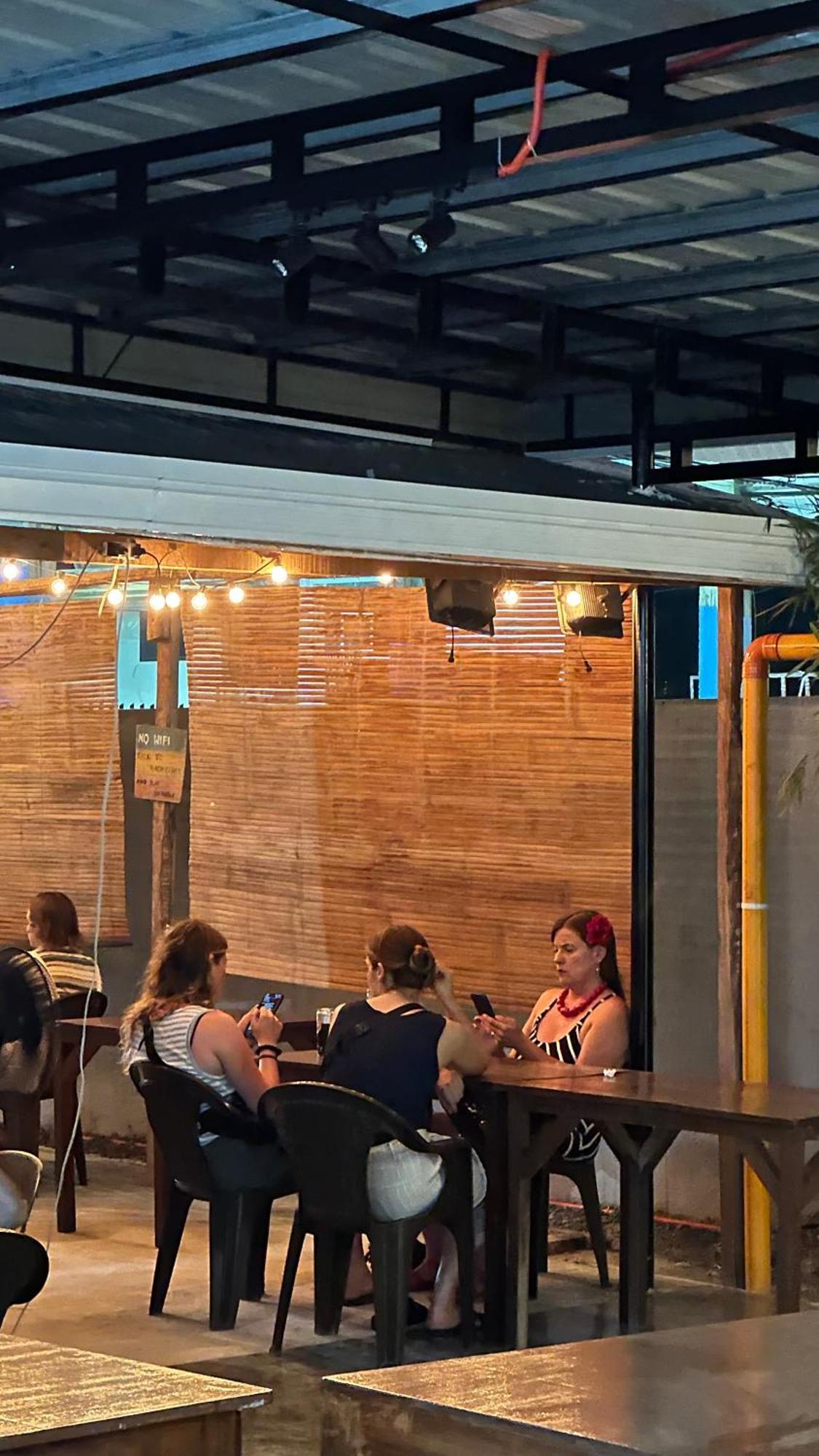 Hostel Puy-an, A Nomad Moalboal