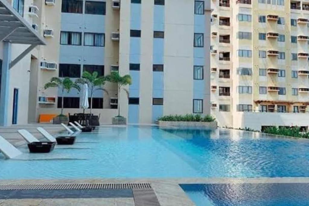 Apartment The Persimmon Villahermia Staycation Cebu