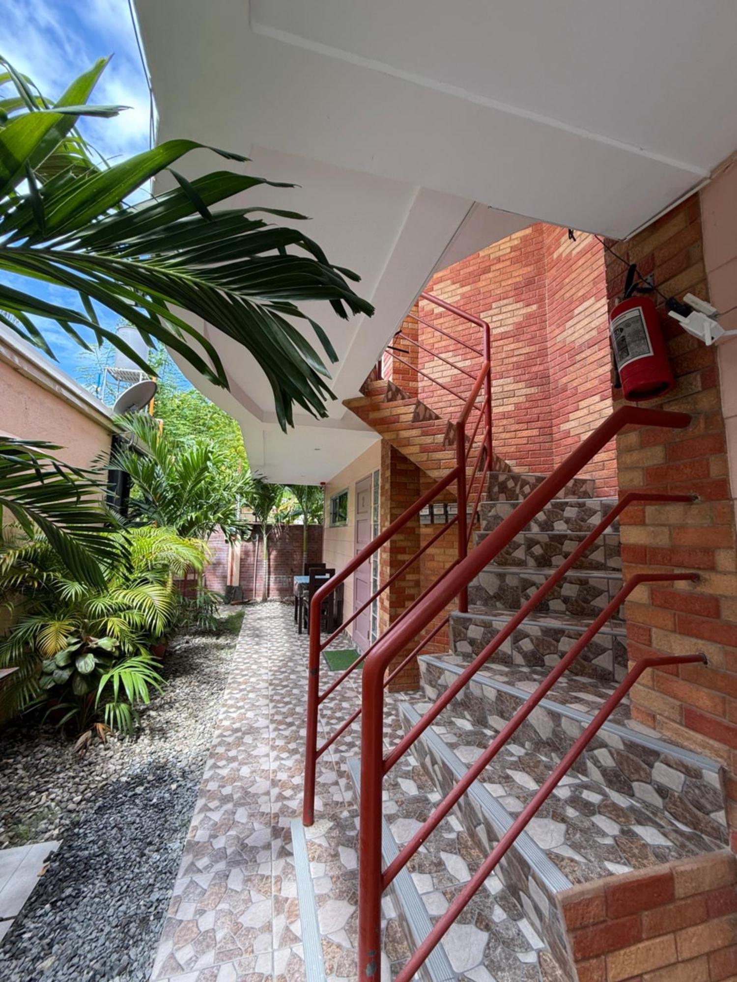 Logan Apartment Santa Fe (Cebu)