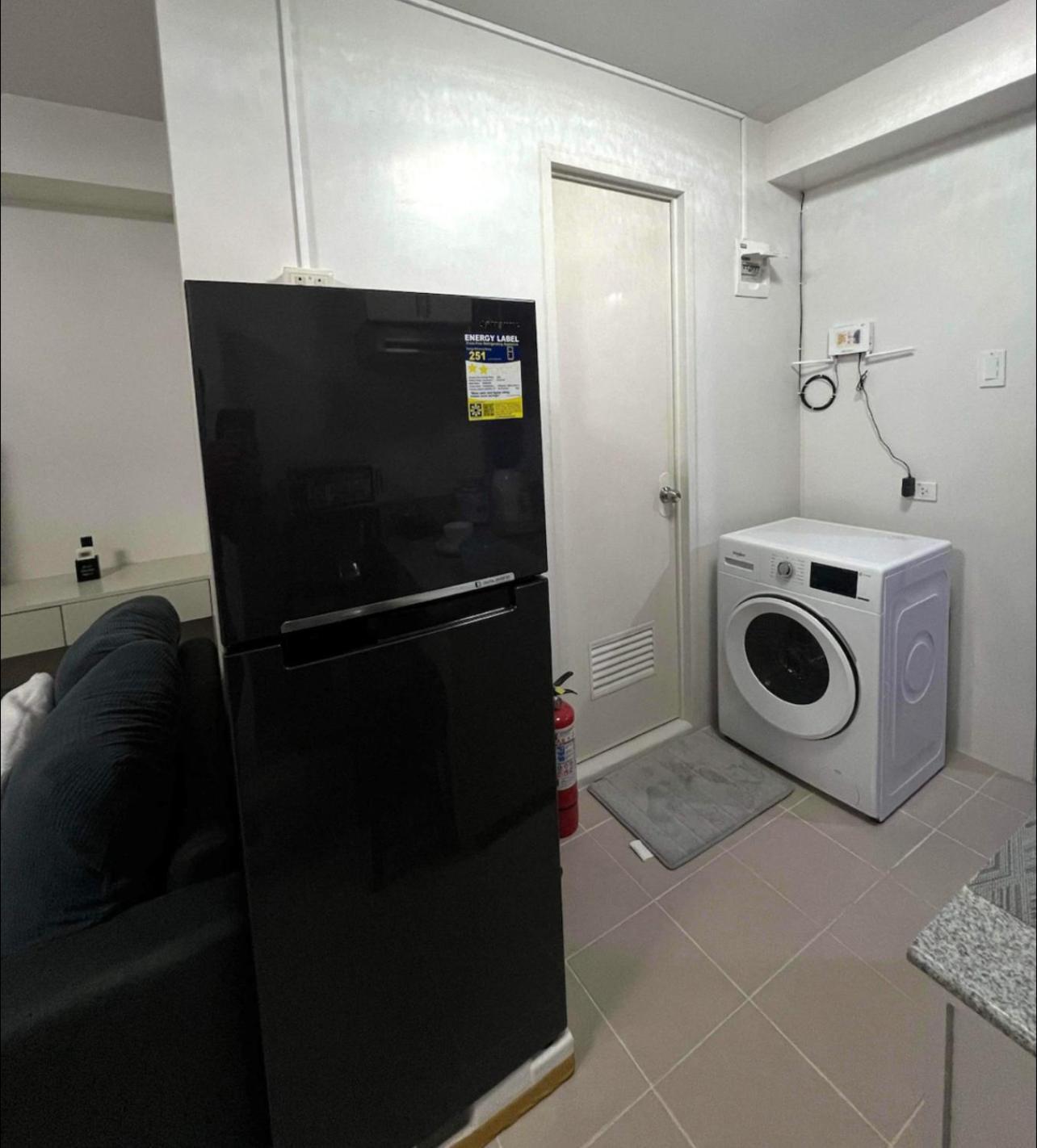 Jtropics Plumera Mactan Near Airports, Malls And Beaches Apartment