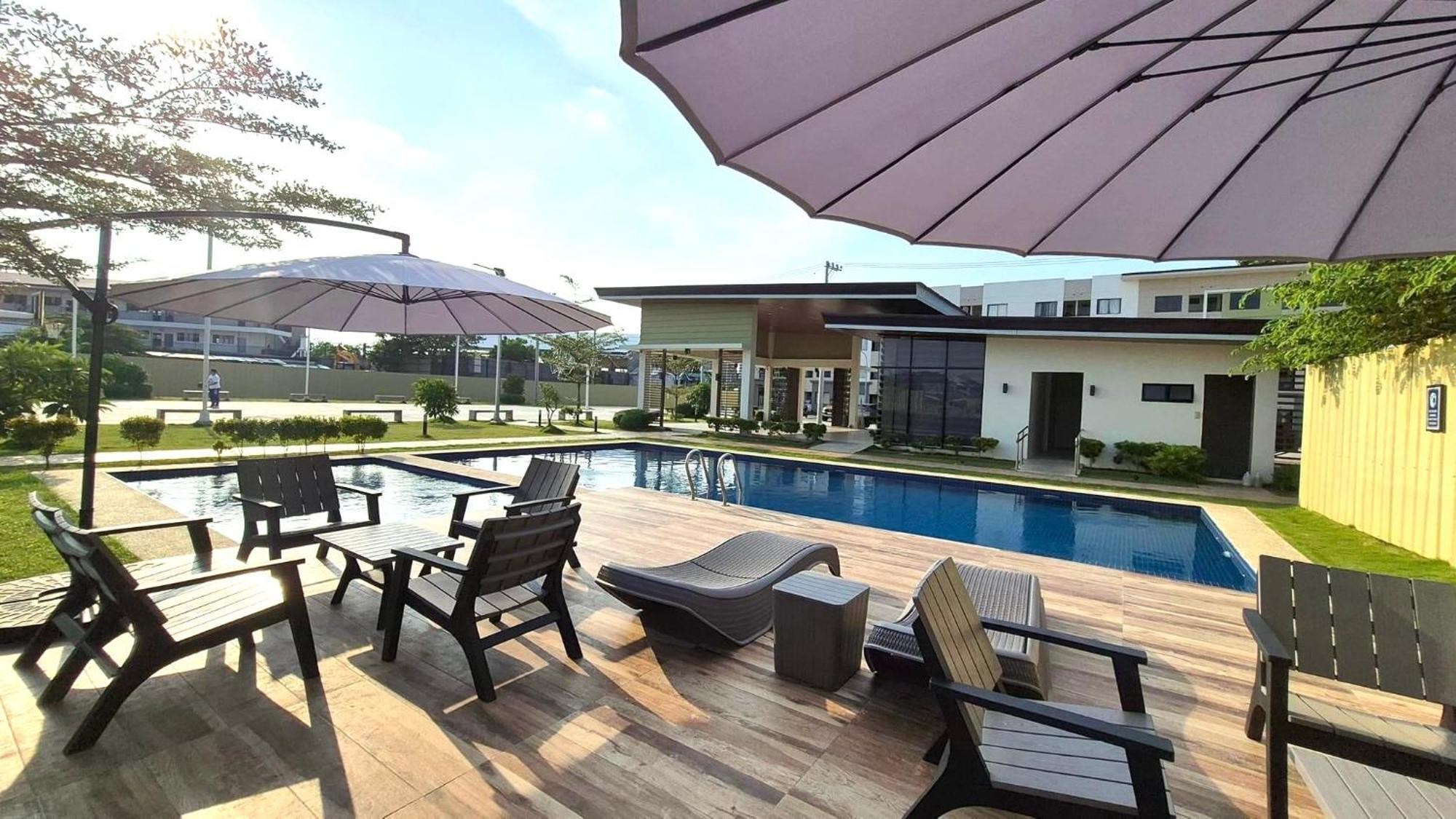 Jtropics Plumera Mactan Near Airports, Malls And Beaches Apartment *