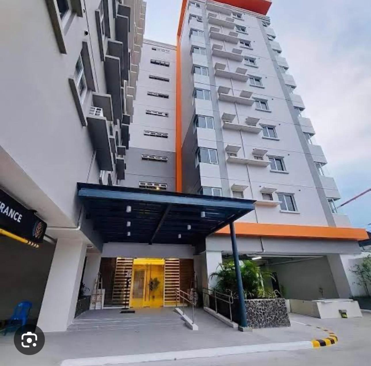 Jojies Crib Symfoni Tower 2 Bossa Guadalupe Cebu