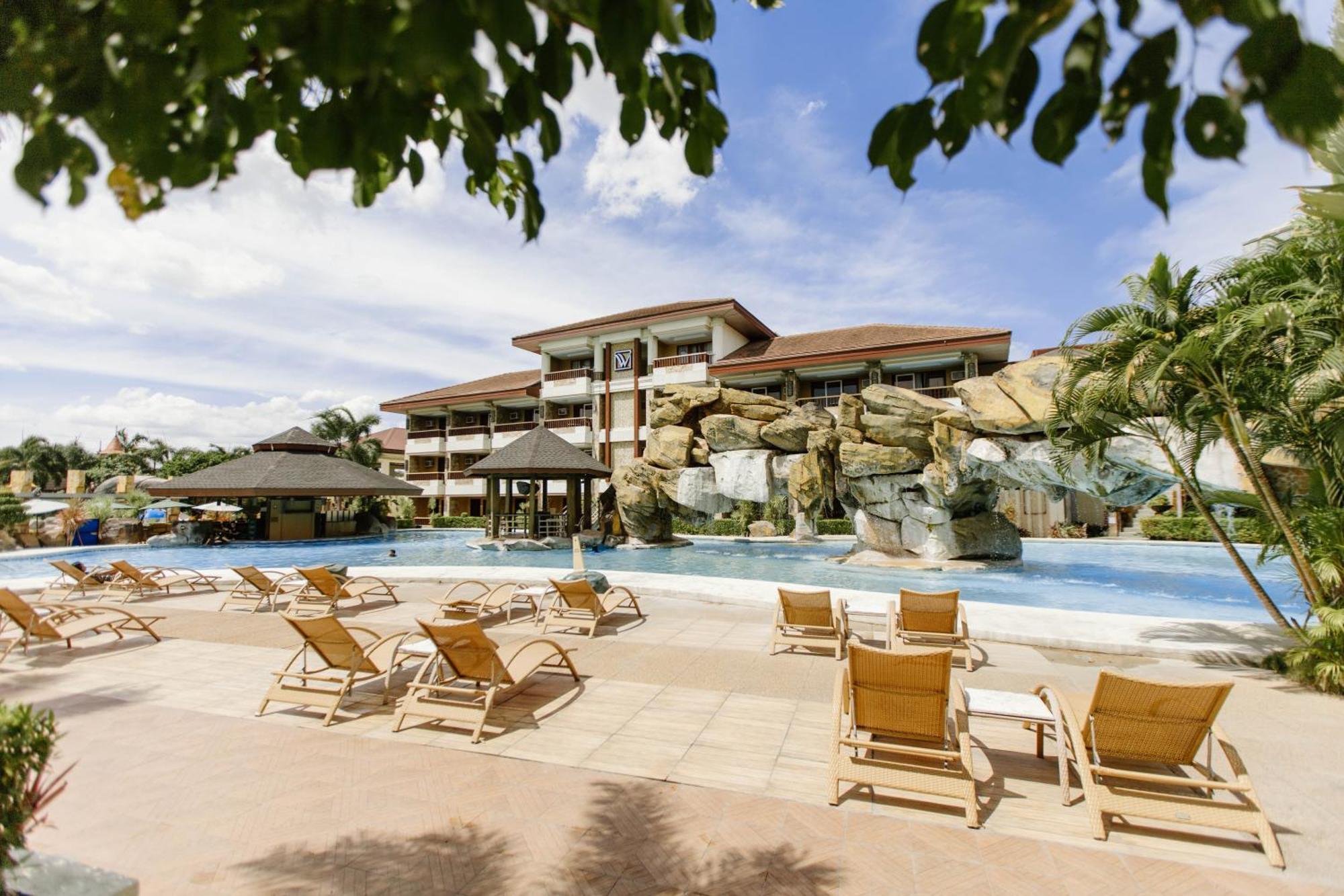 Westown Lagoon - South Wing 3*