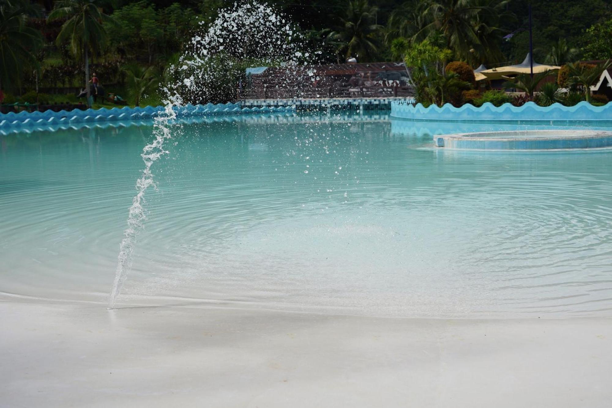 Hidden Valley Mountain And Wavepool Resort