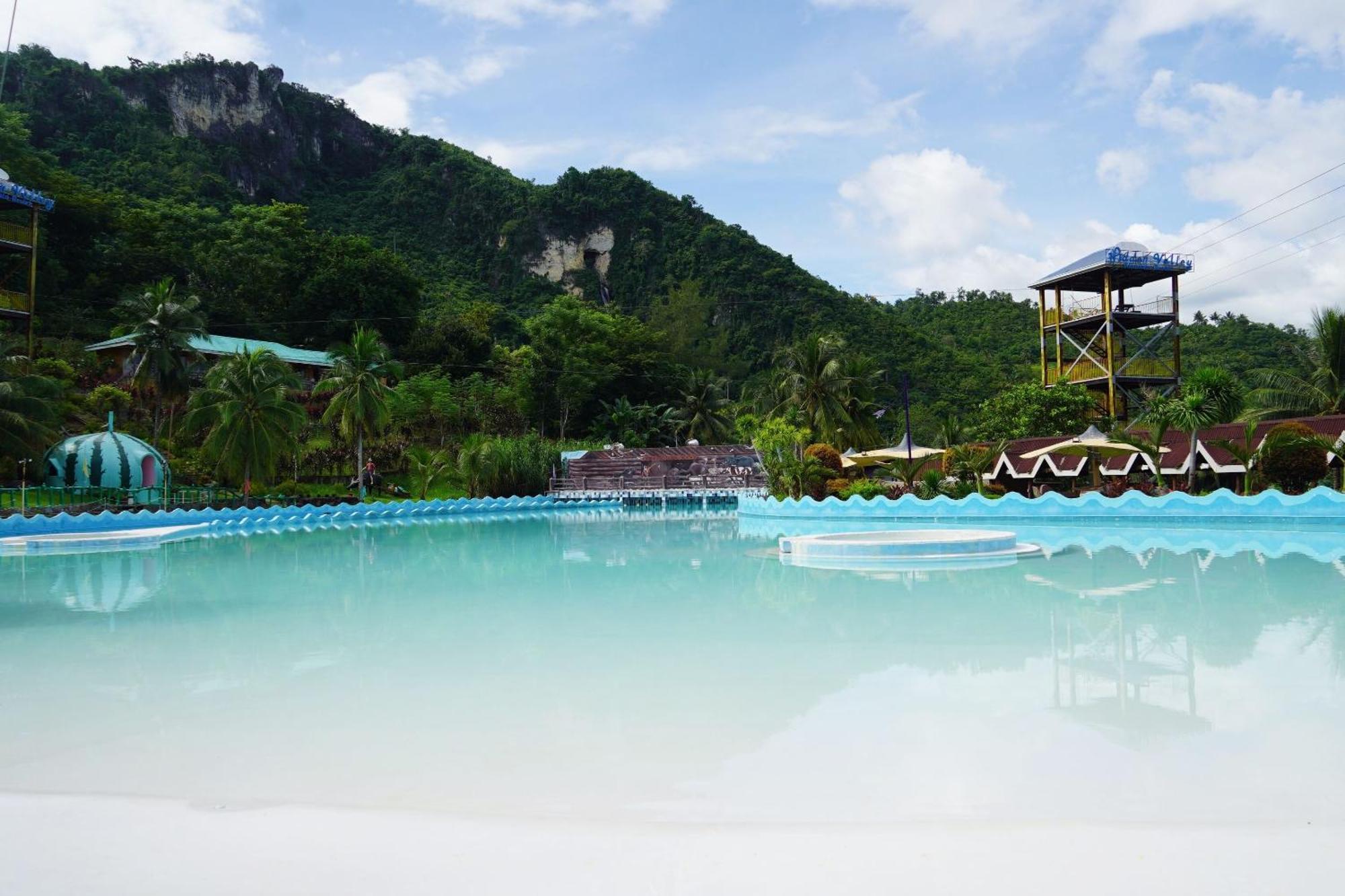 Hidden Valley Mountain And Wavepool 3*