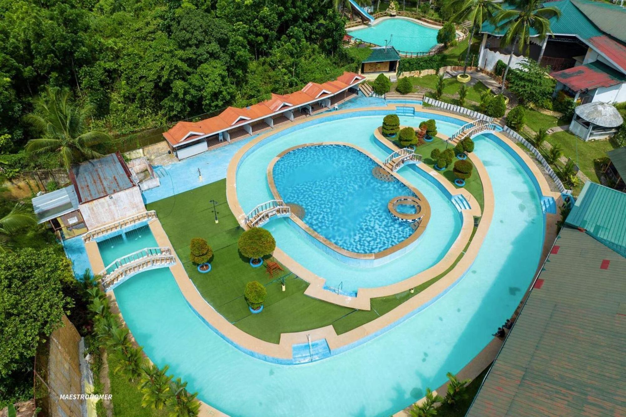 Hidden Valley Mountain And Wavepool Pinamungahan