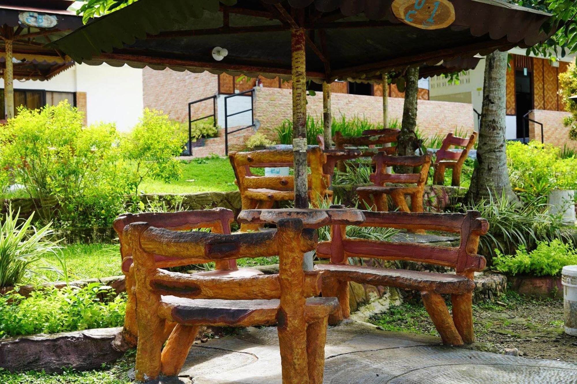 Hidden Valley Mountain And Wavepool Resort Pinamungahan