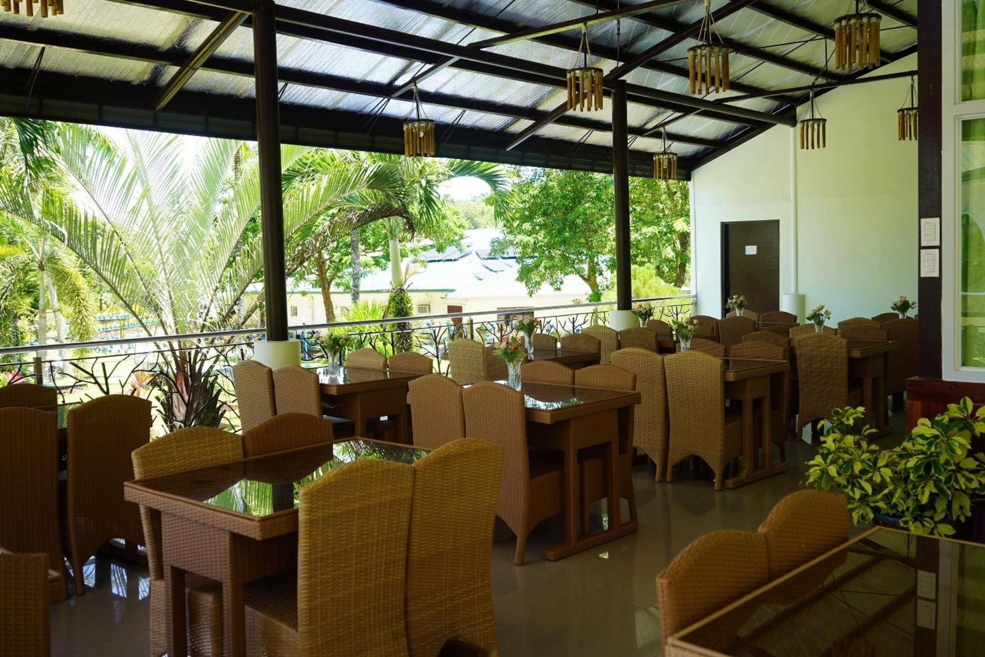 Resort Hidden Valley Mountain And Wavepool Pinamungahan