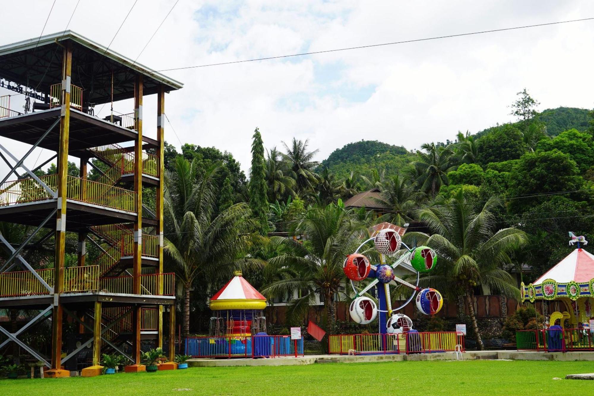 Hidden Valley Mountain And Wavepool Resort