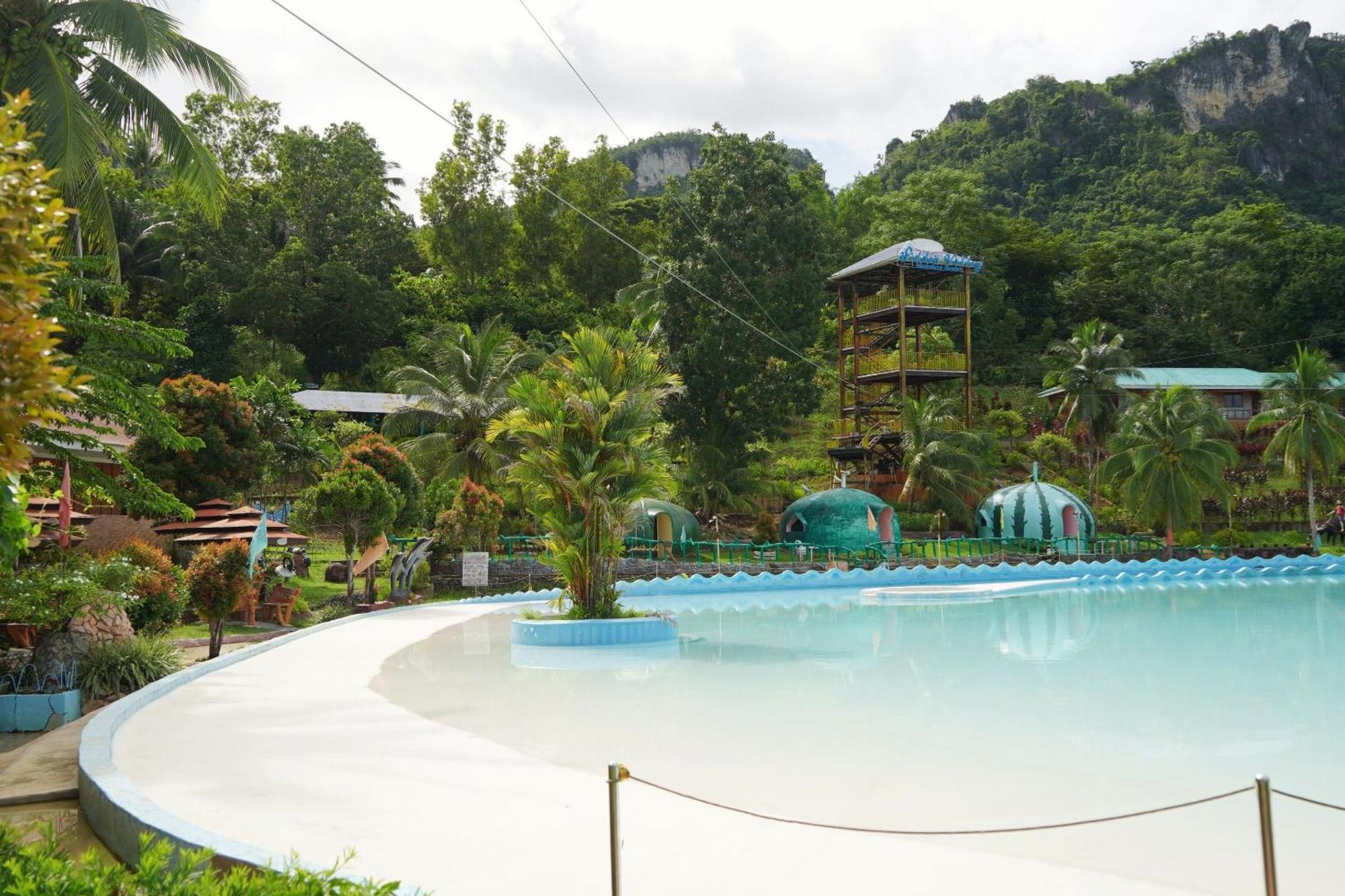 Hidden Valley Mountain And Wavepool 3*