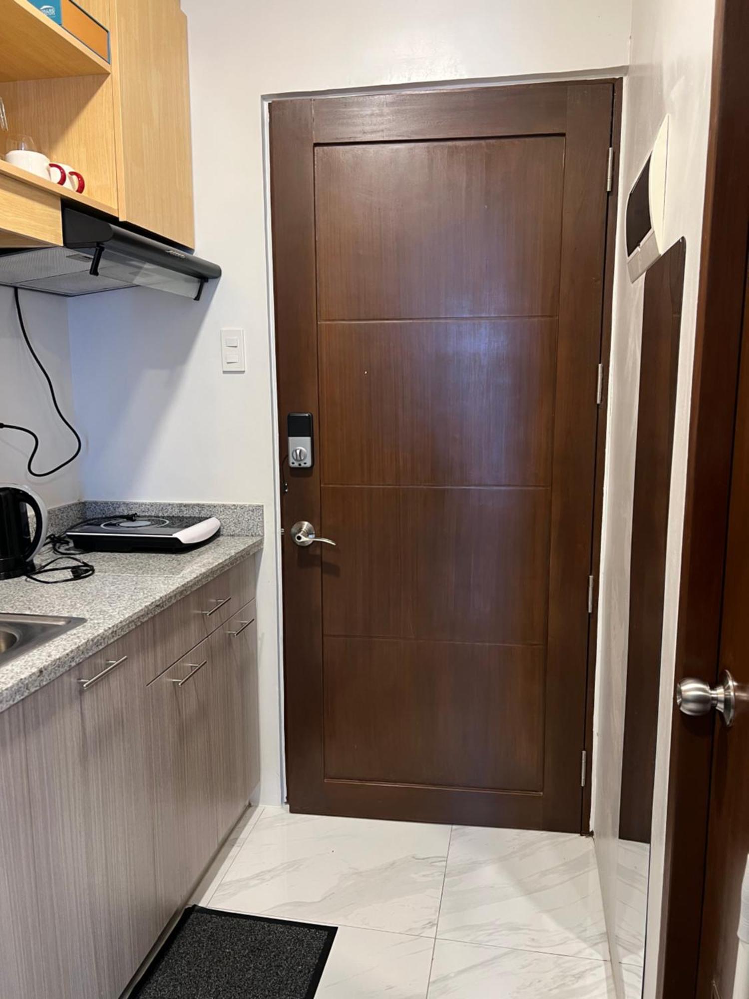 Apartment Near Uptown Pool Netflix Fast Wifi