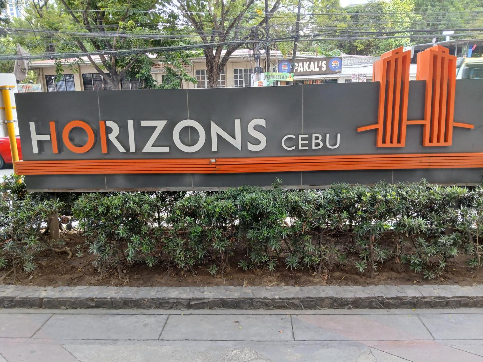 Apartment 1 Bedroom 48th Floor Of Horizon 101, Corner With Sea View And Mountain View