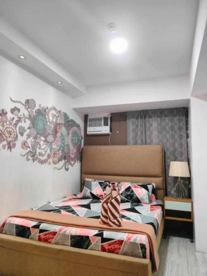 One Bedroom-avida Tower By Villahermia Staycation Apartment Cebu