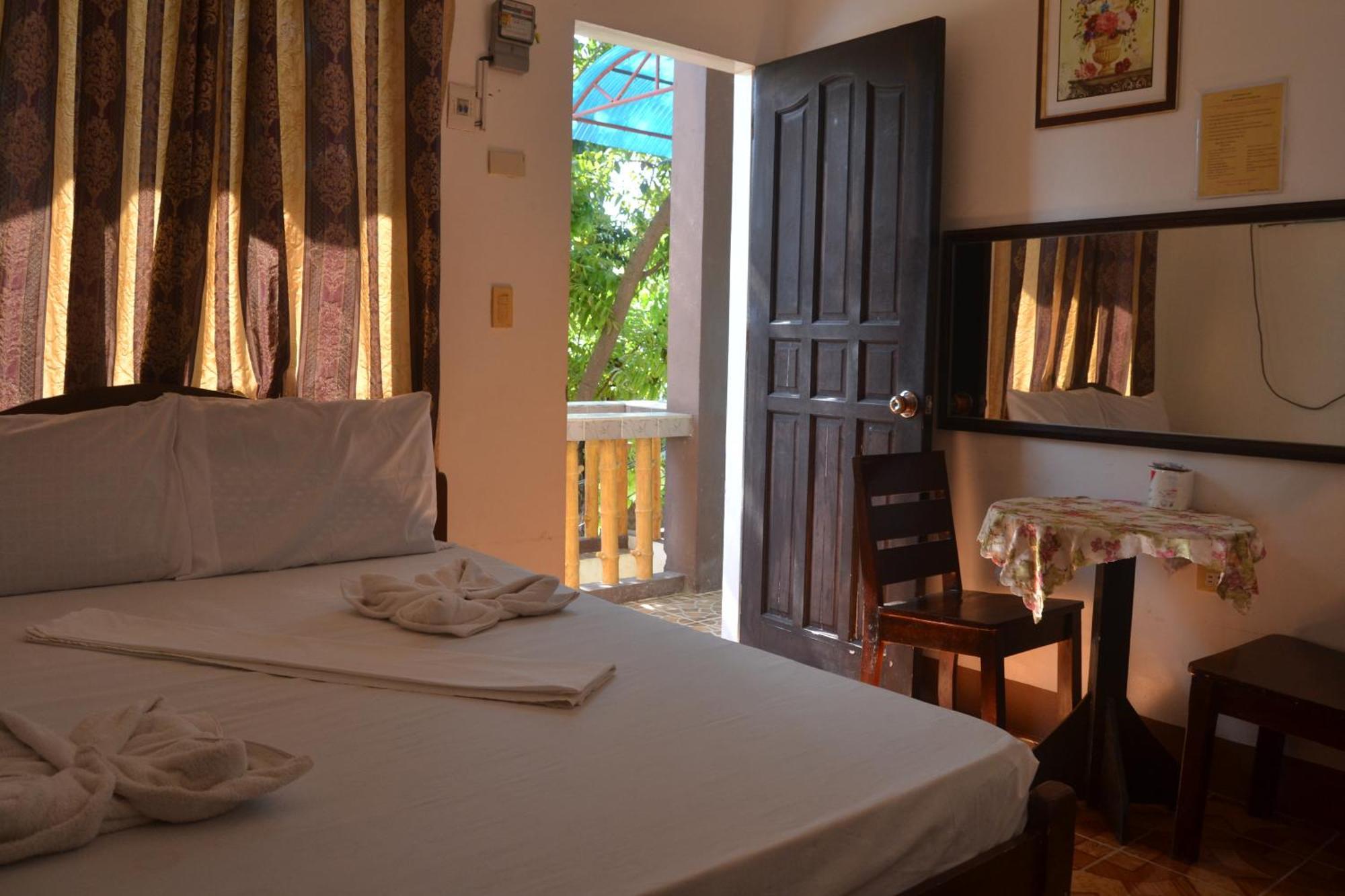 Nanette's Tourist bahay-panuluyan 2*