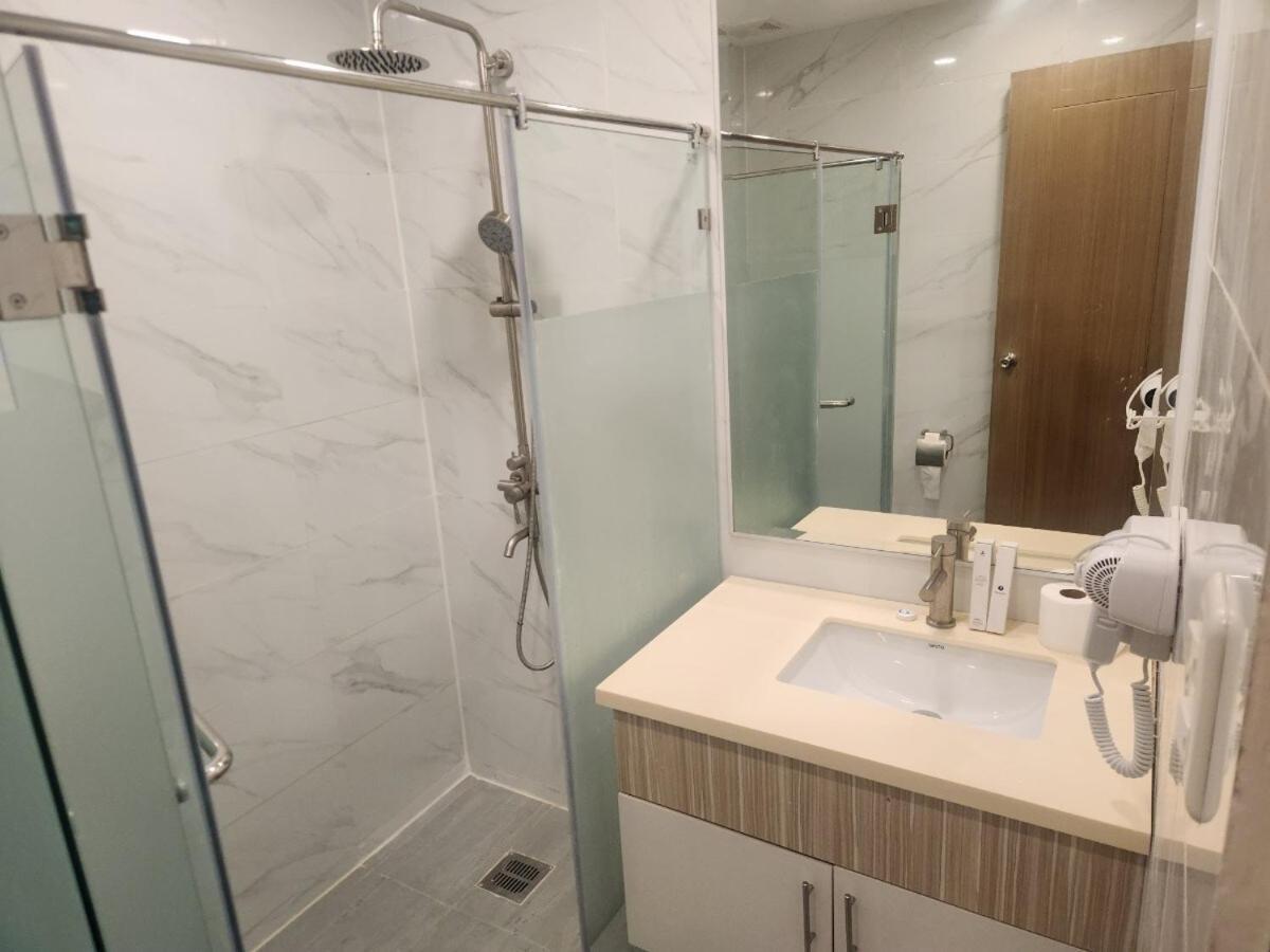 Apartment It Park Tree Wood New Furniture Water Front Casino 5m 1224 Cebu