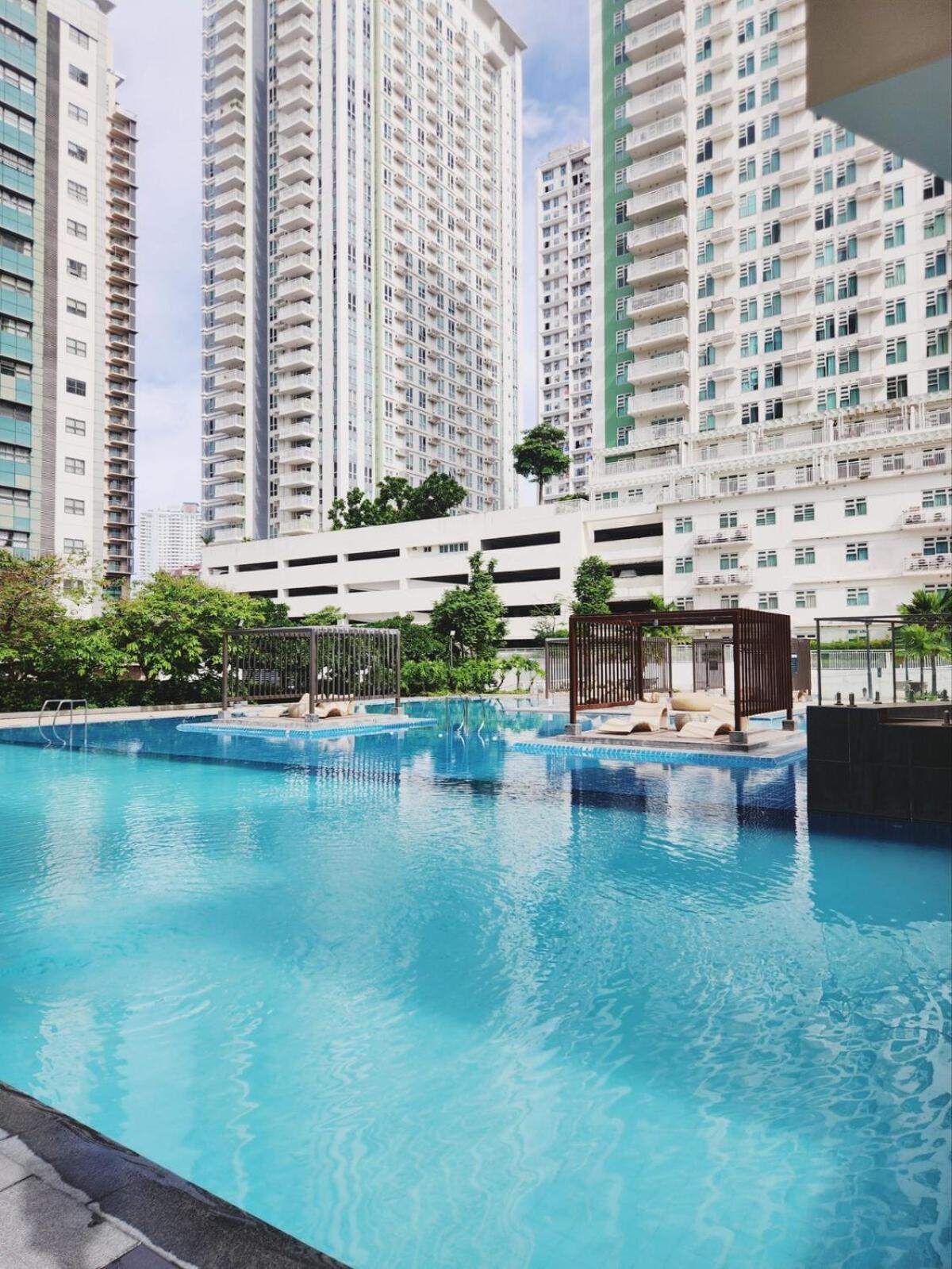 Solinea Tower1 In Front Of Ayala Apartment *