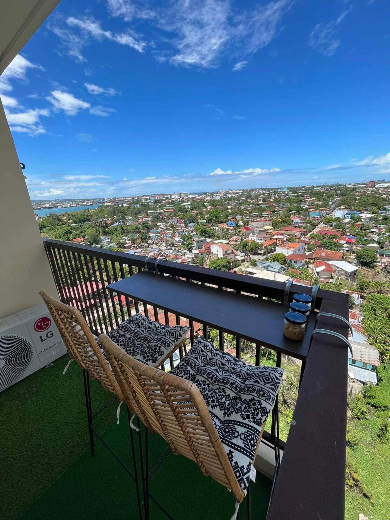 Minimalist Apartment Lapu-Lapu City