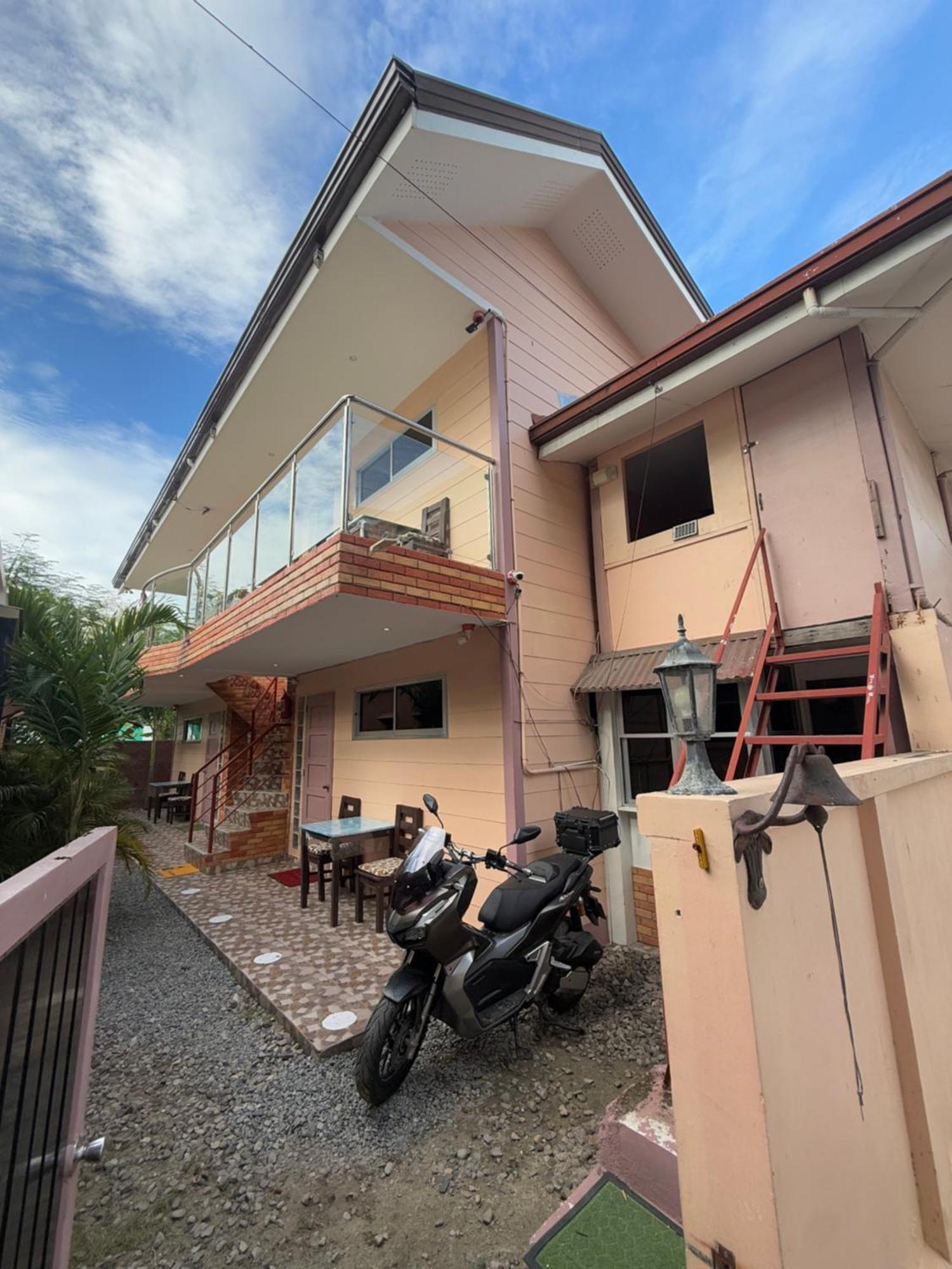 Logan Apartment Santa Fe (Cebu)
