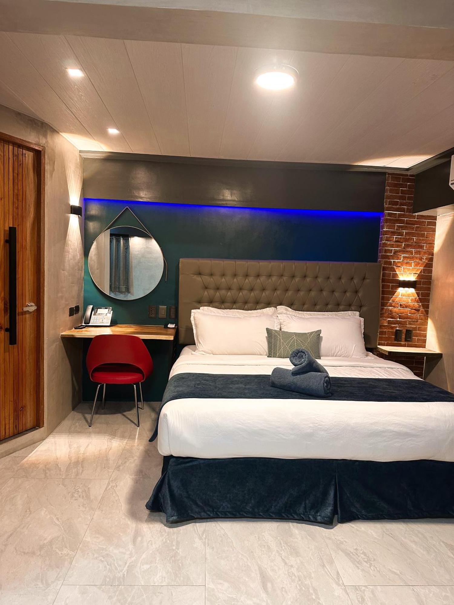 Hotel Blue Tulip - 4mins From Mactan Airport