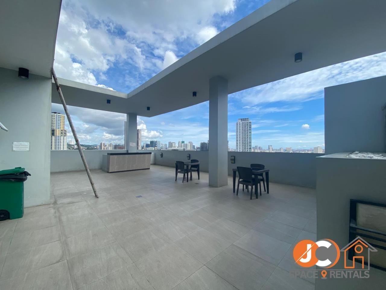 Jc Spacerentals 1521 West Jones Residences, Mountain View, Free Wi-fi & Netflix, Upper Floor Located At The Center Of * Cebu
