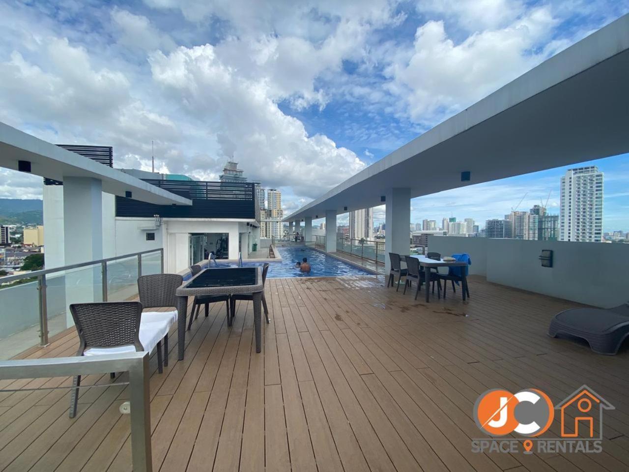 Jc Spacerentals 1521 West Jones Residences, Mountain View, Free Wi-fi & Netflix, Upper Floor Located At The Center Of Aparthotel Cebu