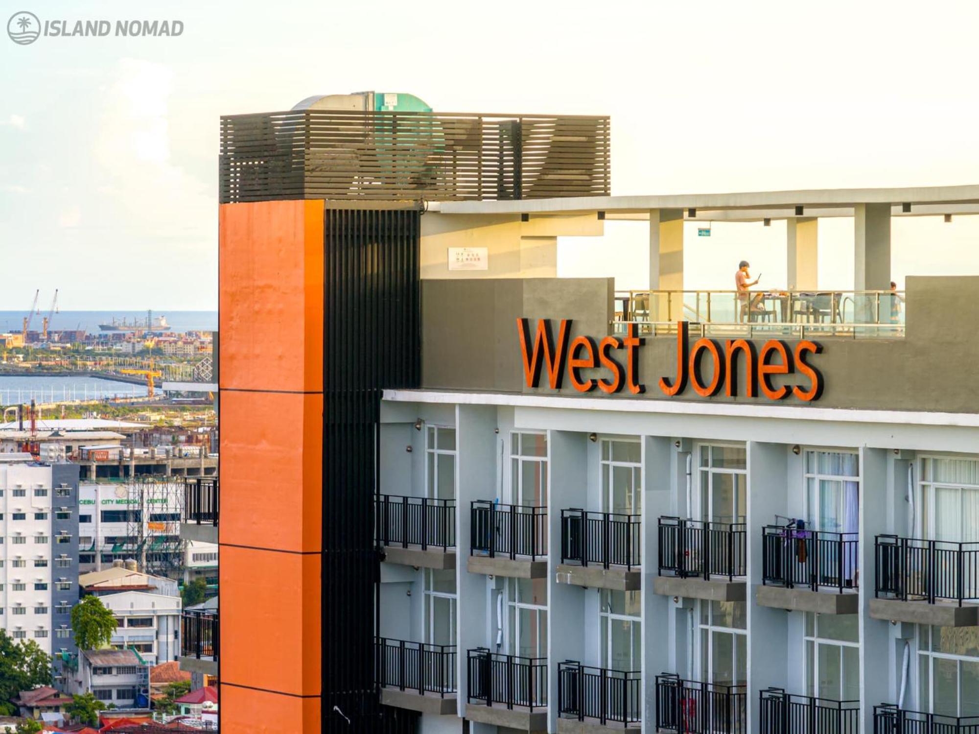 Jc Spacerentals 1521 West Jones Residences, Mountain View, Free Wi-fi & Netflix, Upper Floor Located At The Center Of * Cebu