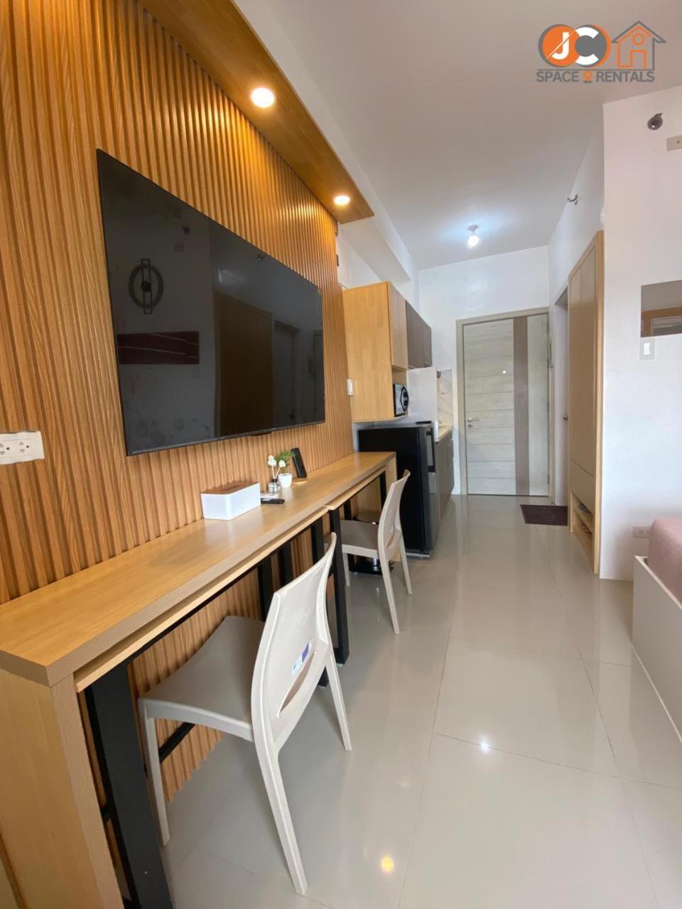Jc Spacerentals 1521 West Jones Residences, Mountain View, Free Wi-fi & Netflix, Upper Floor Located At The Center Of *