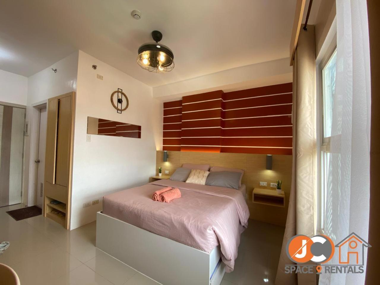 Jc Spacerentals 1521 West Jones Residences, Mountain View, Free Wi-fi & Netflix, Upper Floor Located At The Center Of * Cebu