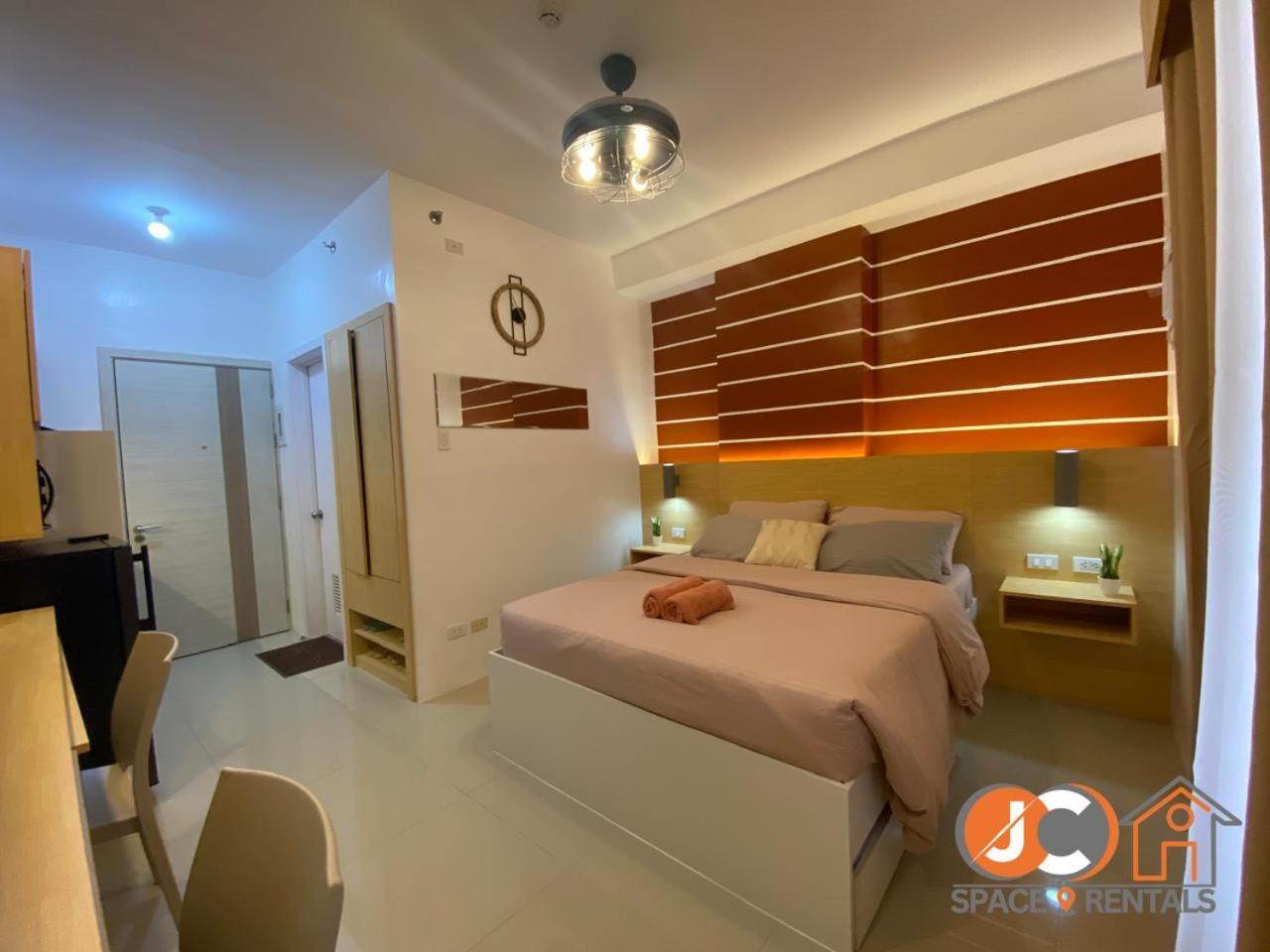 Jc Spacerentals 1521 West Jones Residences, Mountain View, Free Wi-fi & Netflix, Upper Floor Located At The Center Of Cebu