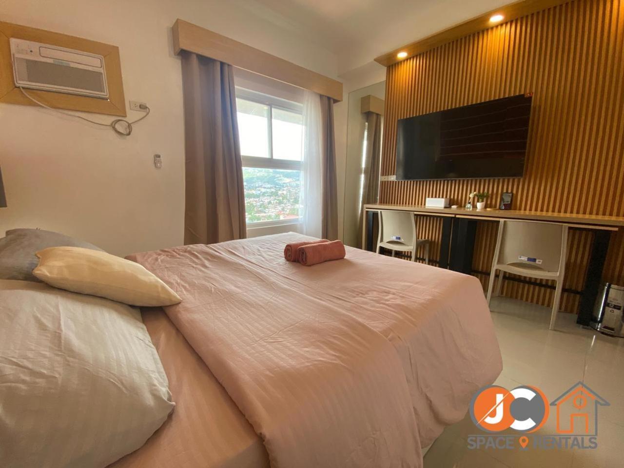 Jc Spacerentals 1521 West Jones Residences, Mountain View, Free Wi-fi & Netflix, Upper Floor Located At The Center Of * Cebu