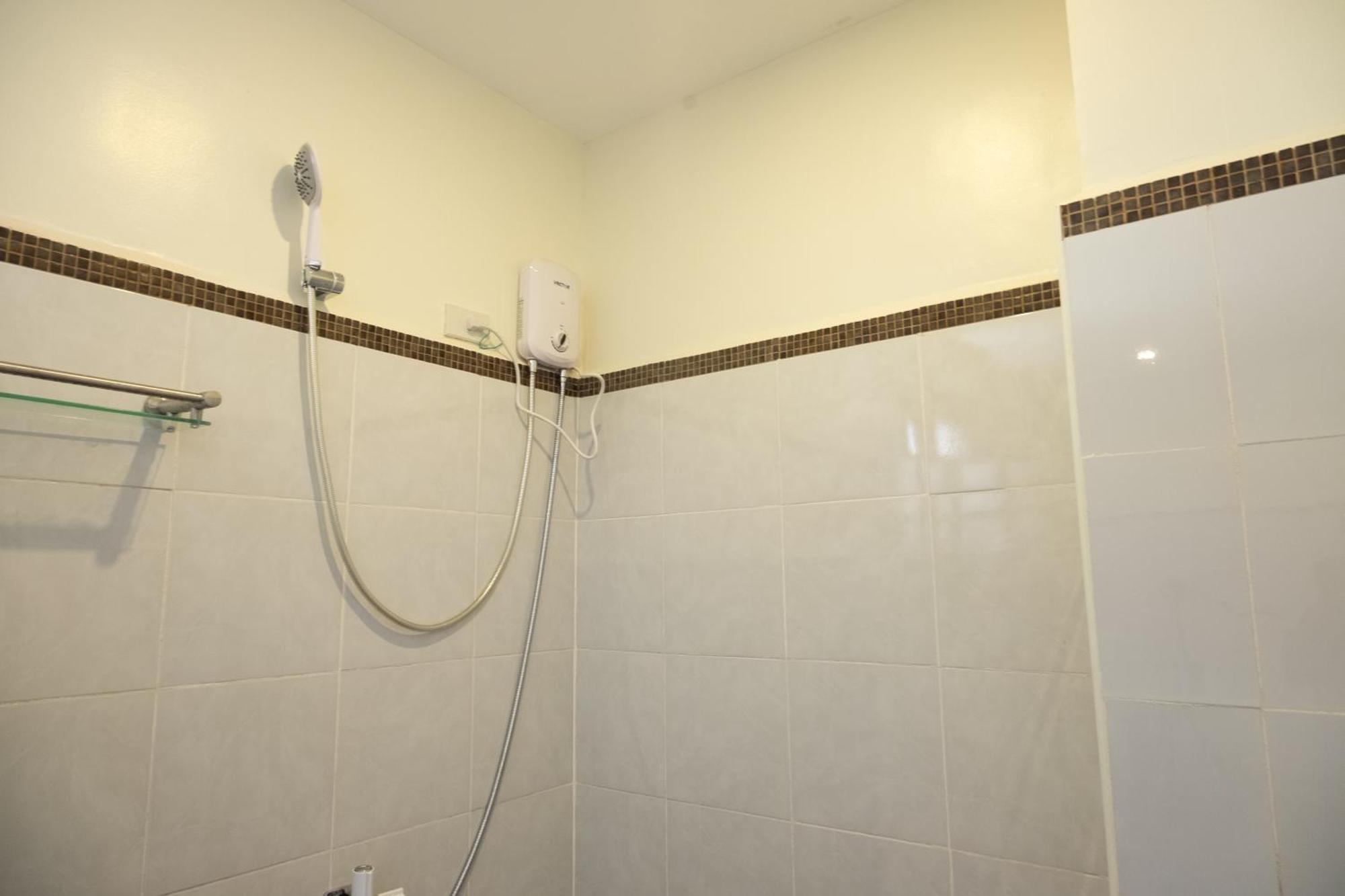 Lb Pietz House Hotel Cordova (Mactan)