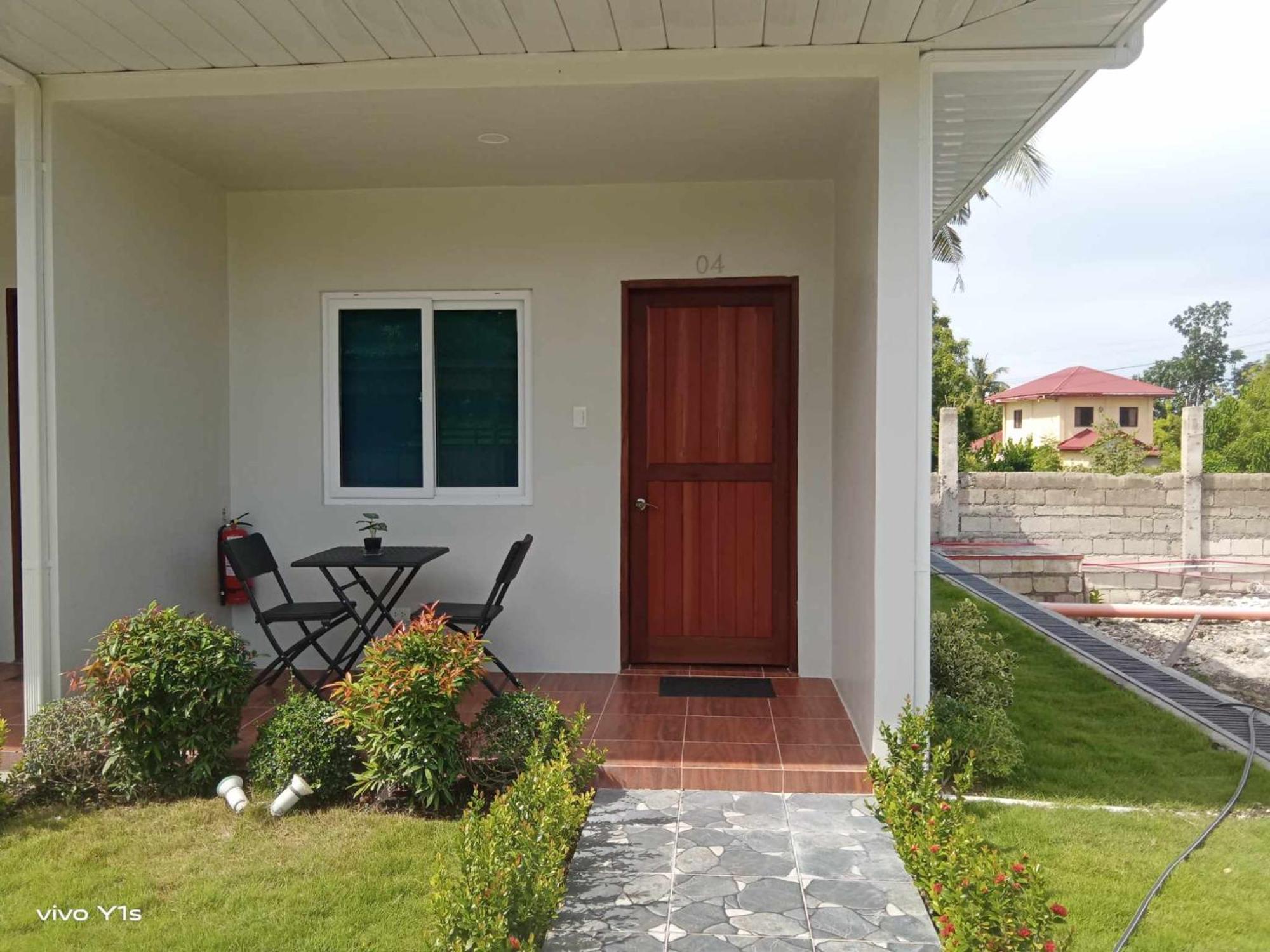 Aparthotel J & L Apartelle Moalboal