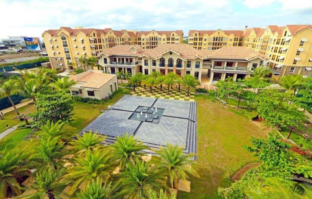Spacious, Convenient 2 Bedroom Unit *