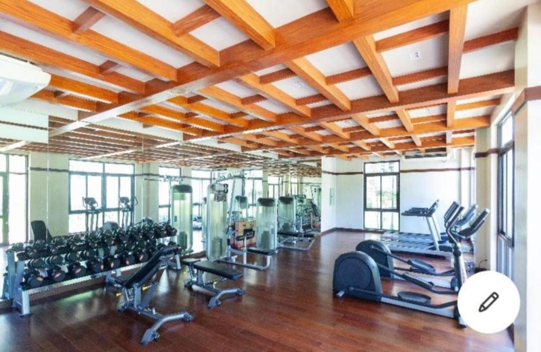 Apartment Spacious, Convenient 2 Bedroom Unit *