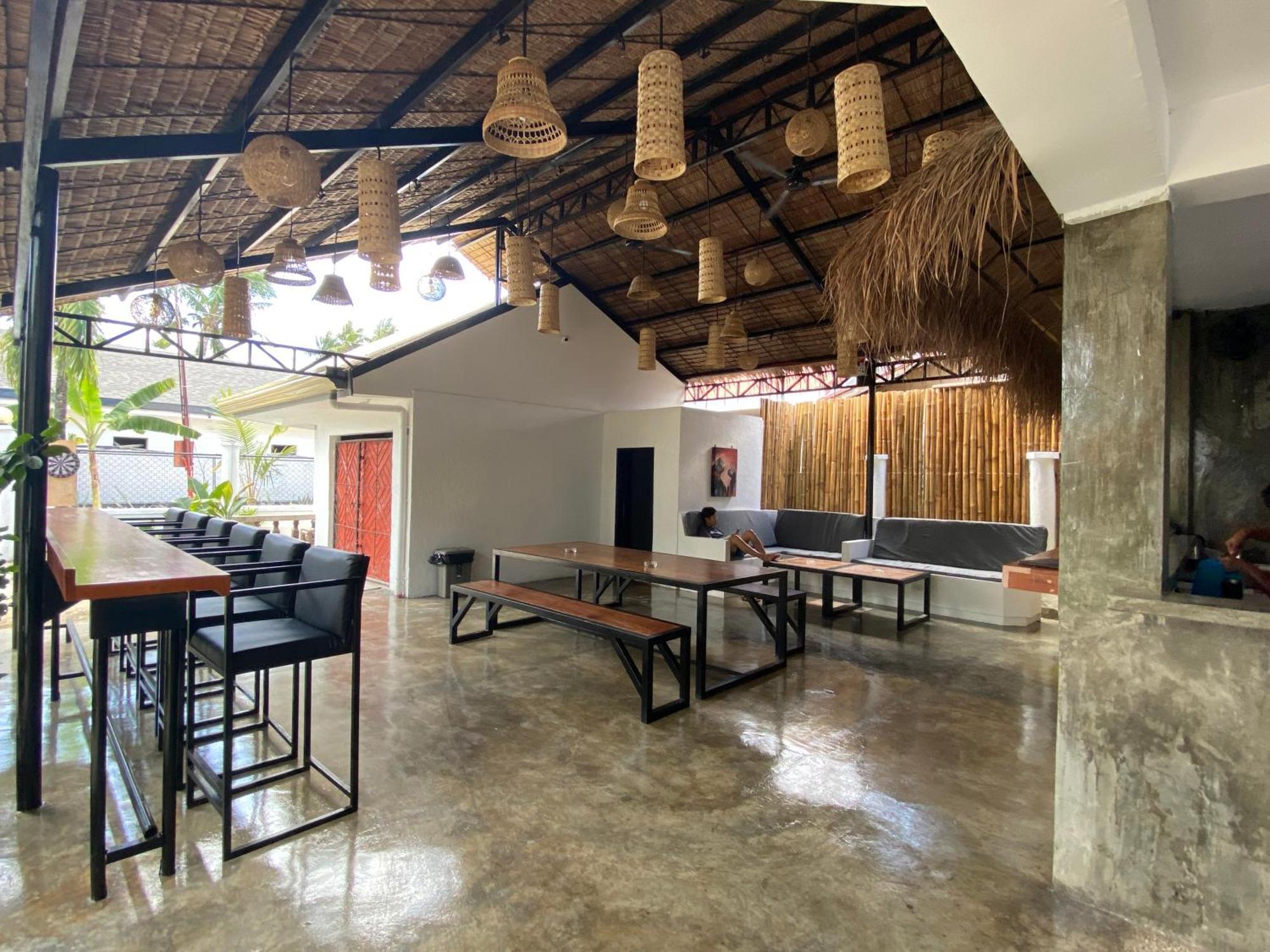 Hostel Wild Monkeys Moalboal