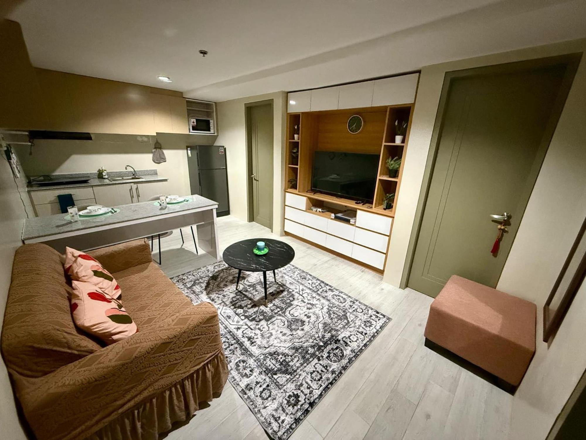 Cityscape Grand Tower - 2 Bedrooms With Balcony Close To Ayala Mall - New * Cebu